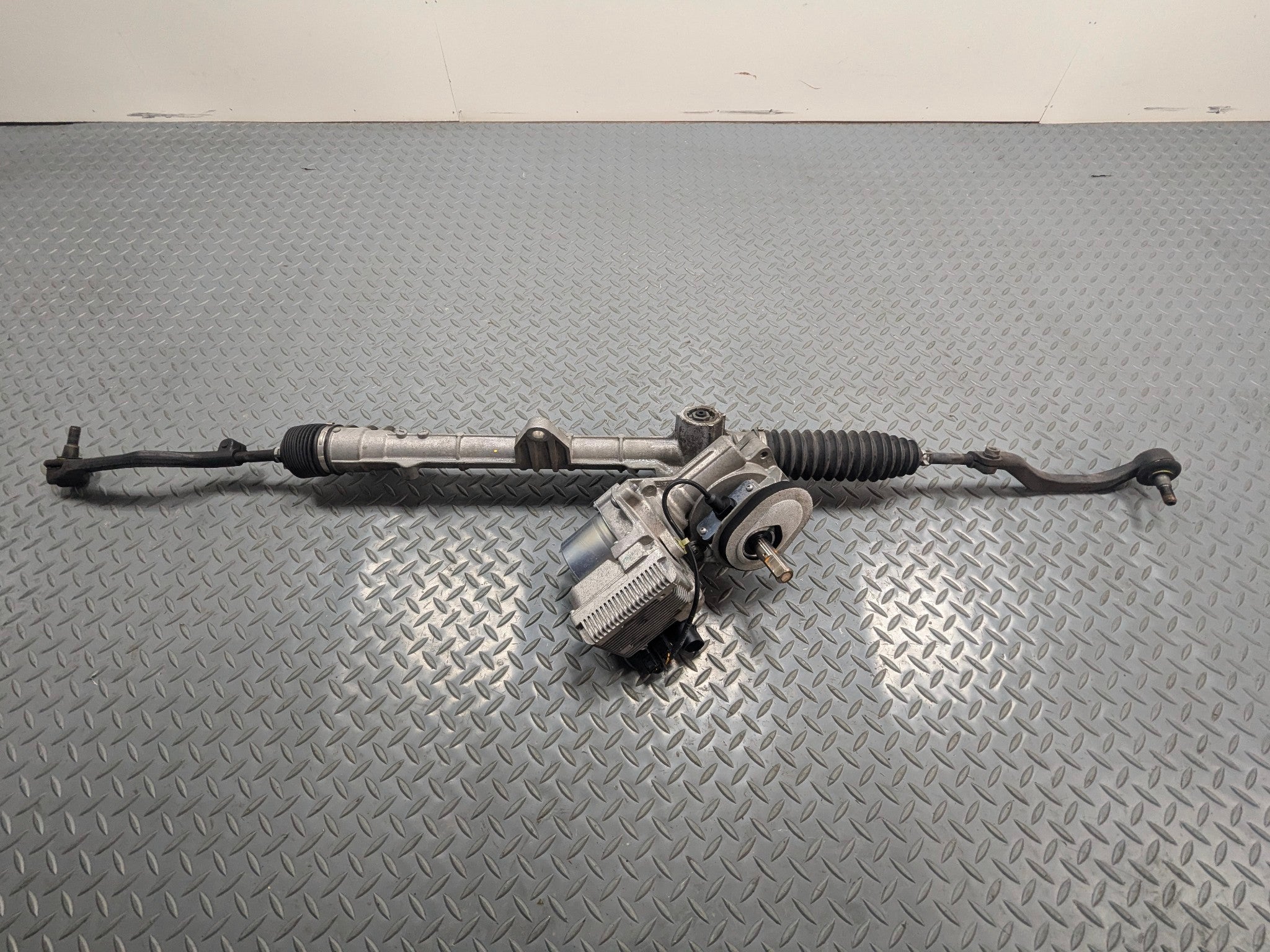 2011 - 2013 OEM MINI COOPER POWER STEERING GEAR RACK AND PINION ASSEMBLY