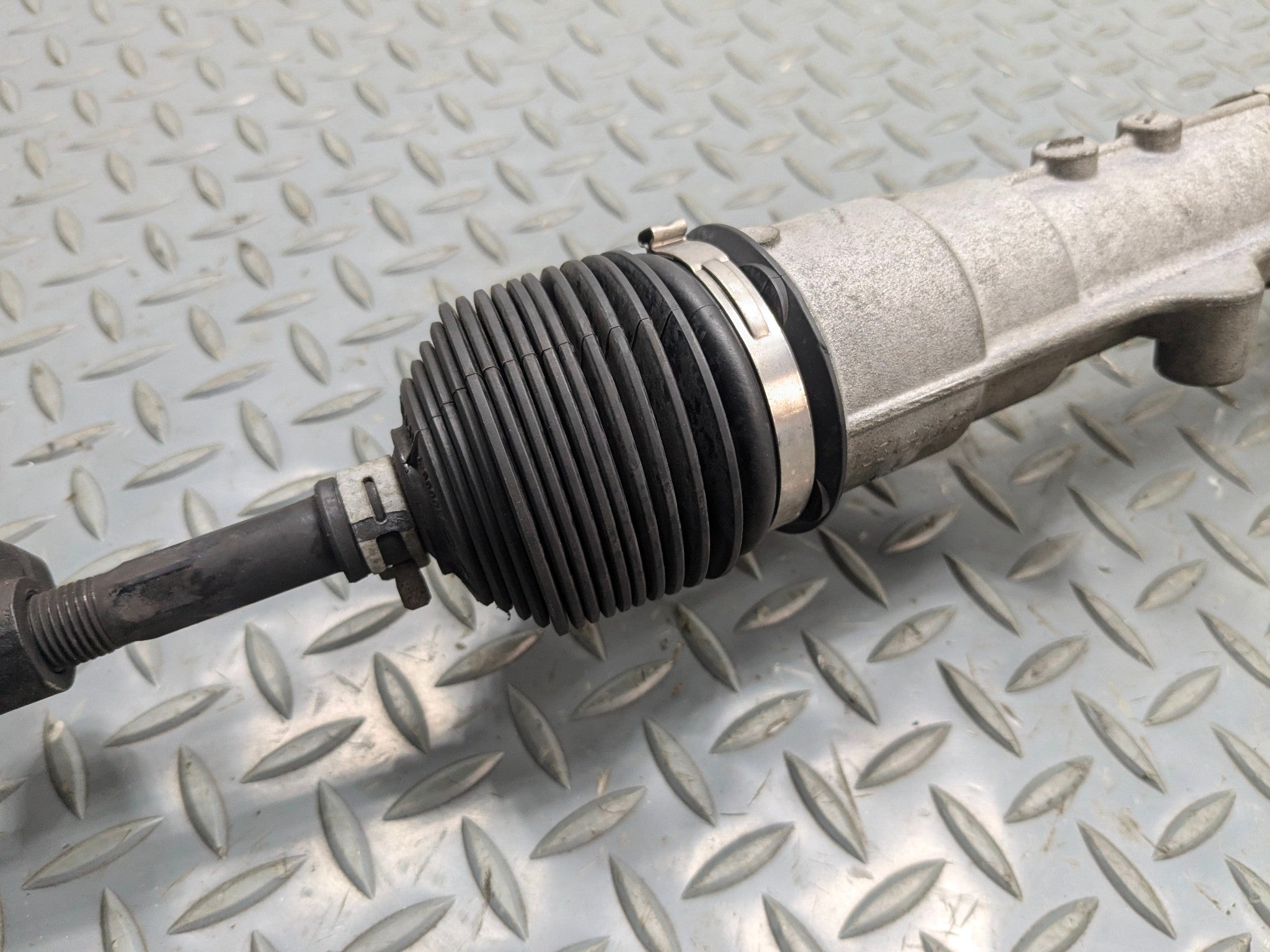 2011 - 2013 OEM MINI COOPER POWER STEERING GEAR RACK AND PINION ASSEMBLY
