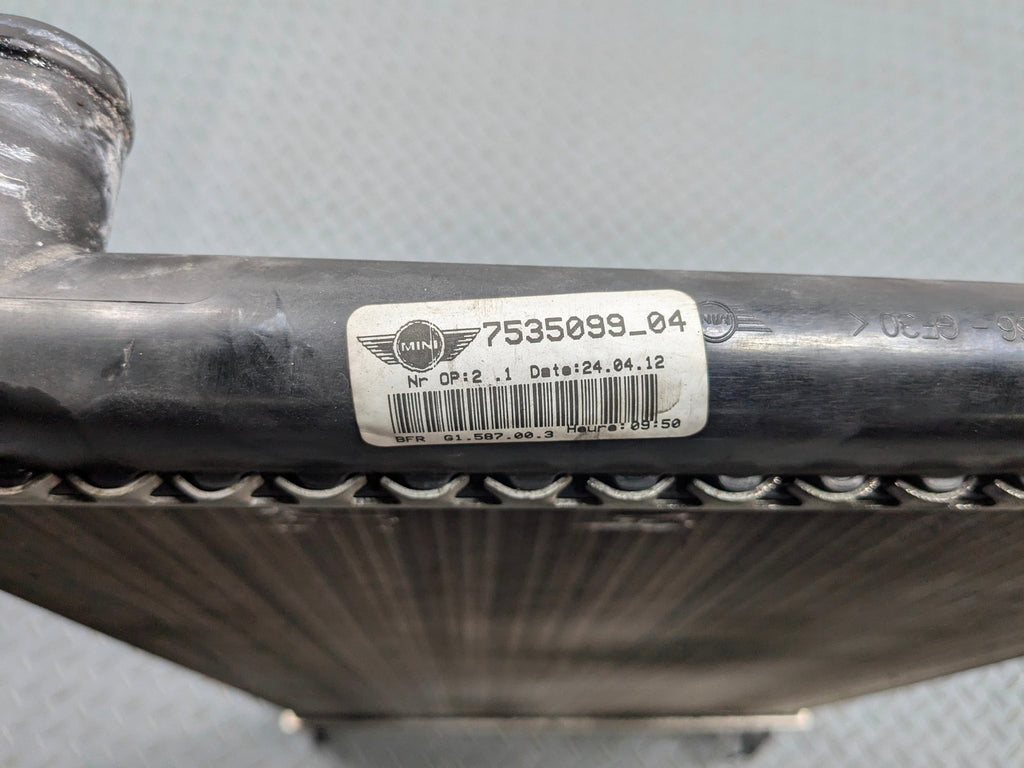 2011 - 2013 OEM MINI COOPER ENGINE MOTOR COOLING RADIATOR COMPONENT
