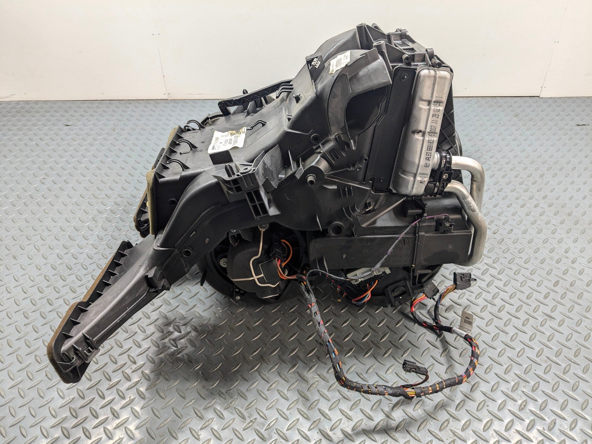 2011 - 2013 OEM MINI COOPER AC CLIMATE HEATER BLOWER HOUSING ASSEMBLY