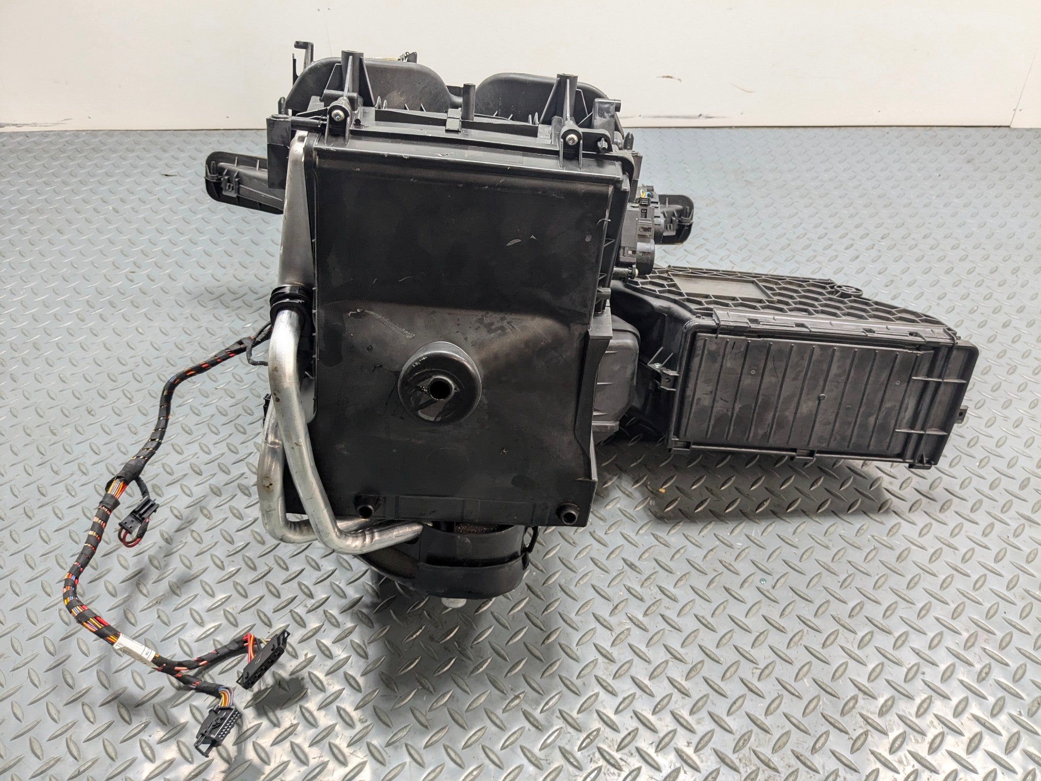 2011 - 2013 OEM MINI COOPER AC CLIMATE HEATER BLOWER HOUSING ASSEMBLY