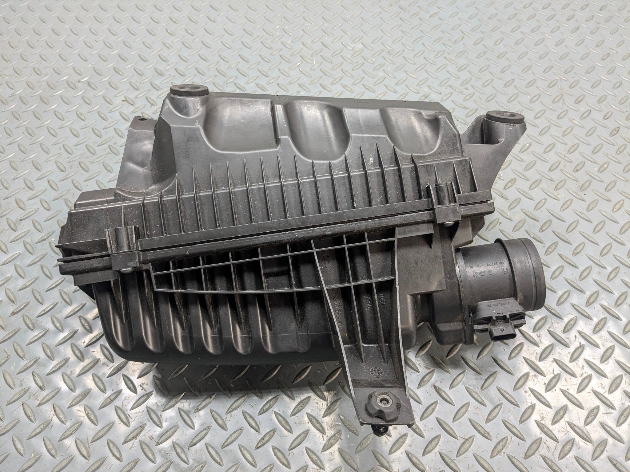 2011 - 2013 OEM MINI COOPER ENGINE AIR CLEANER FILTER HOUSING BOX