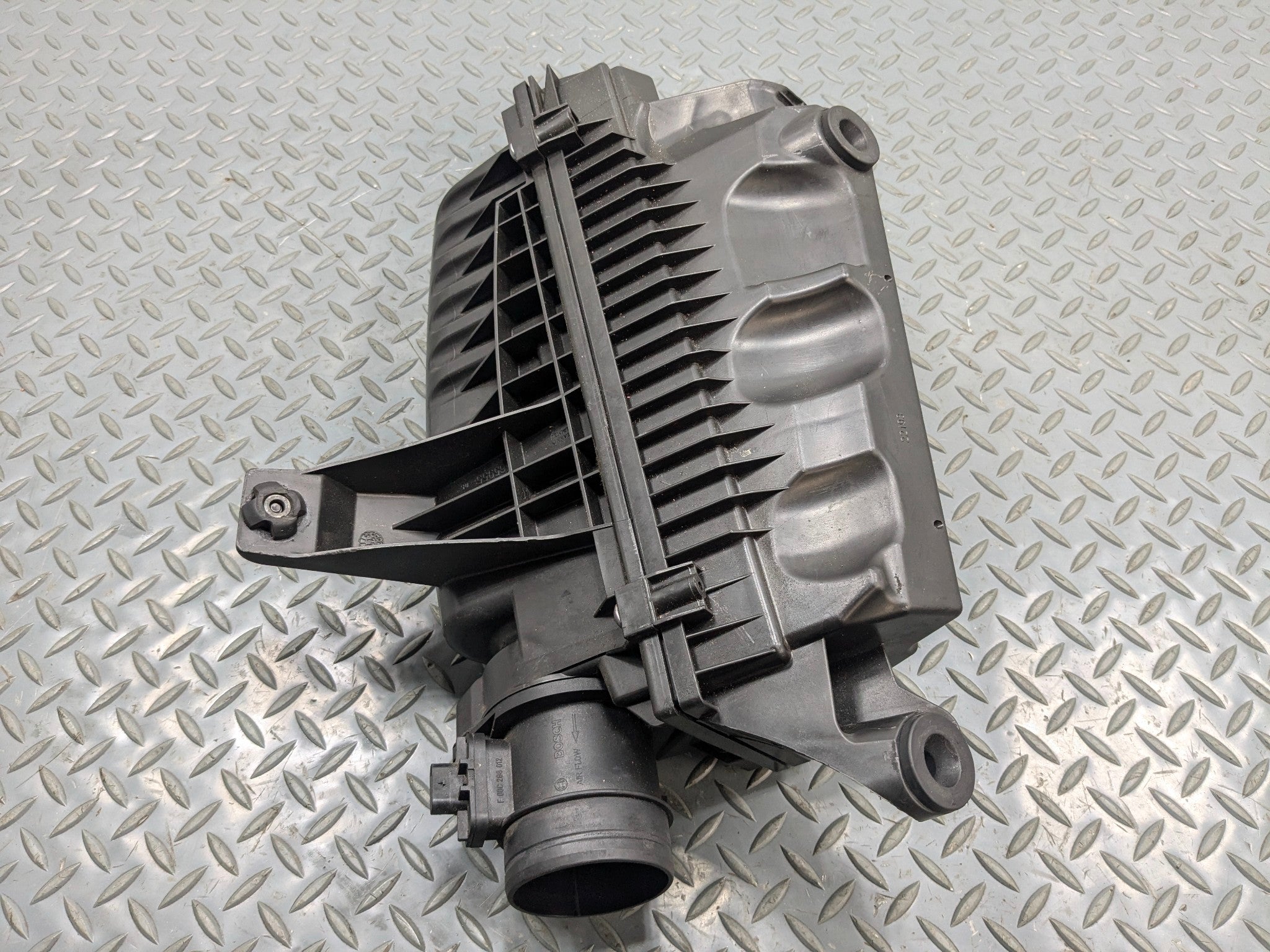 2011 - 2013 OEM MINI COOPER ENGINE AIR CLEANER FILTER HOUSING BOX