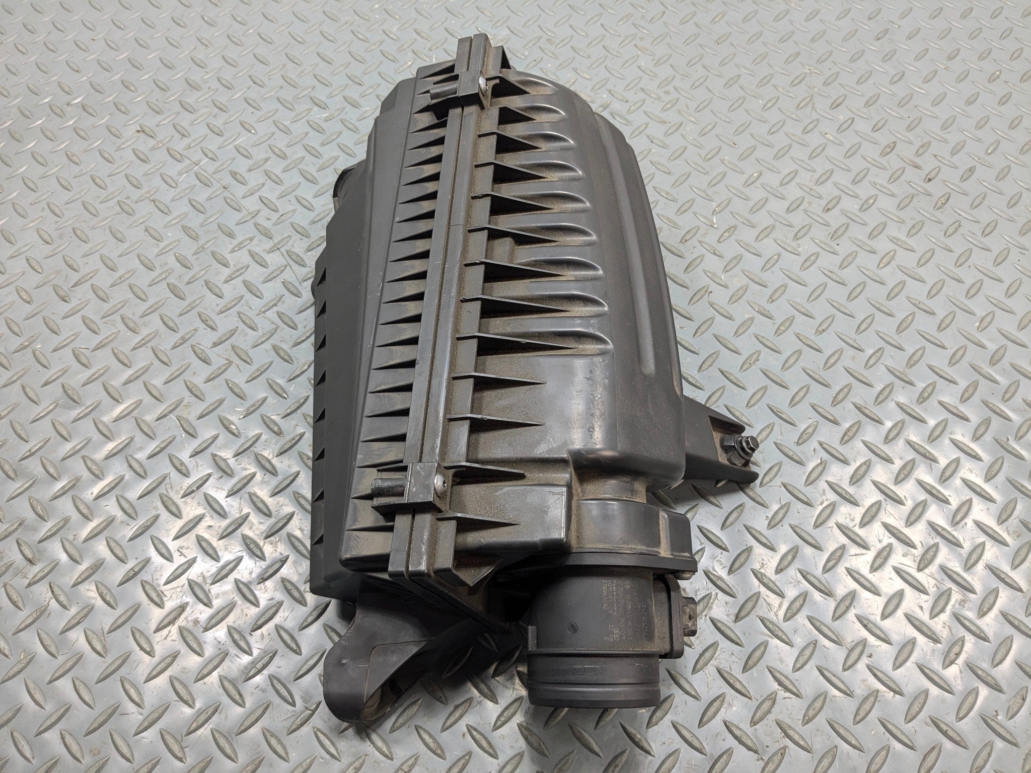 2011 - 2013 OEM MINI COOPER ENGINE AIR CLEANER FILTER HOUSING BOX