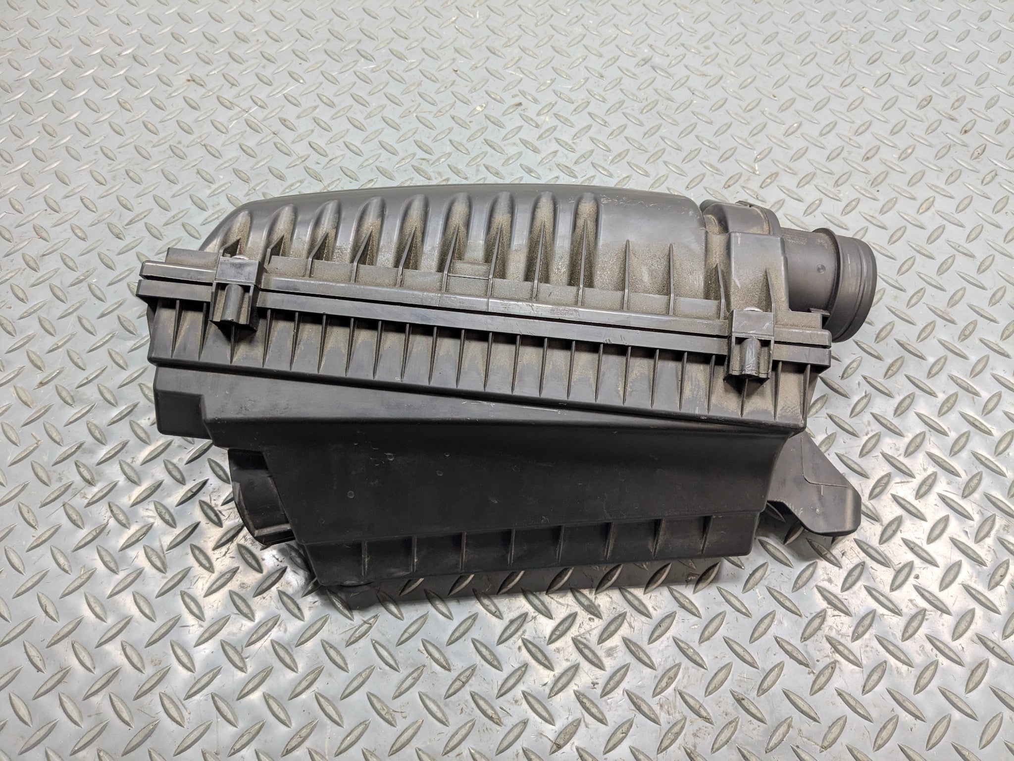 2011 - 2013 OEM MINI COOPER ENGINE AIR CLEANER FILTER HOUSING BOX
