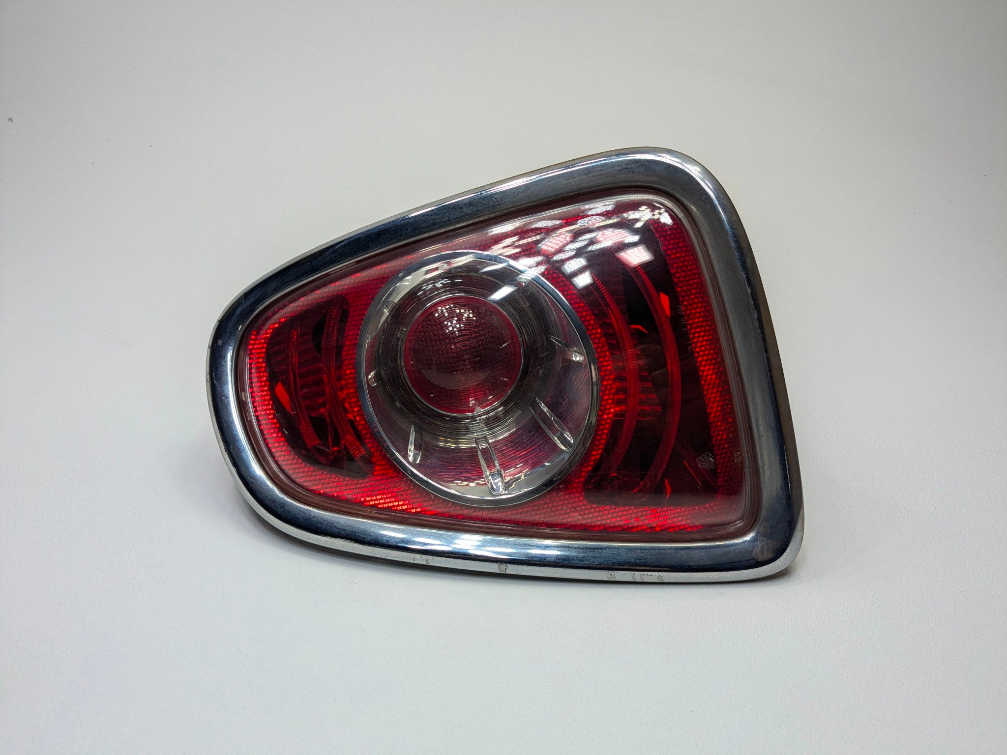 2011 - 2013 OEM MINI COOPER REAR RIGHT PASSENGER SIDE TAIL LIGHT ASSEMBLY