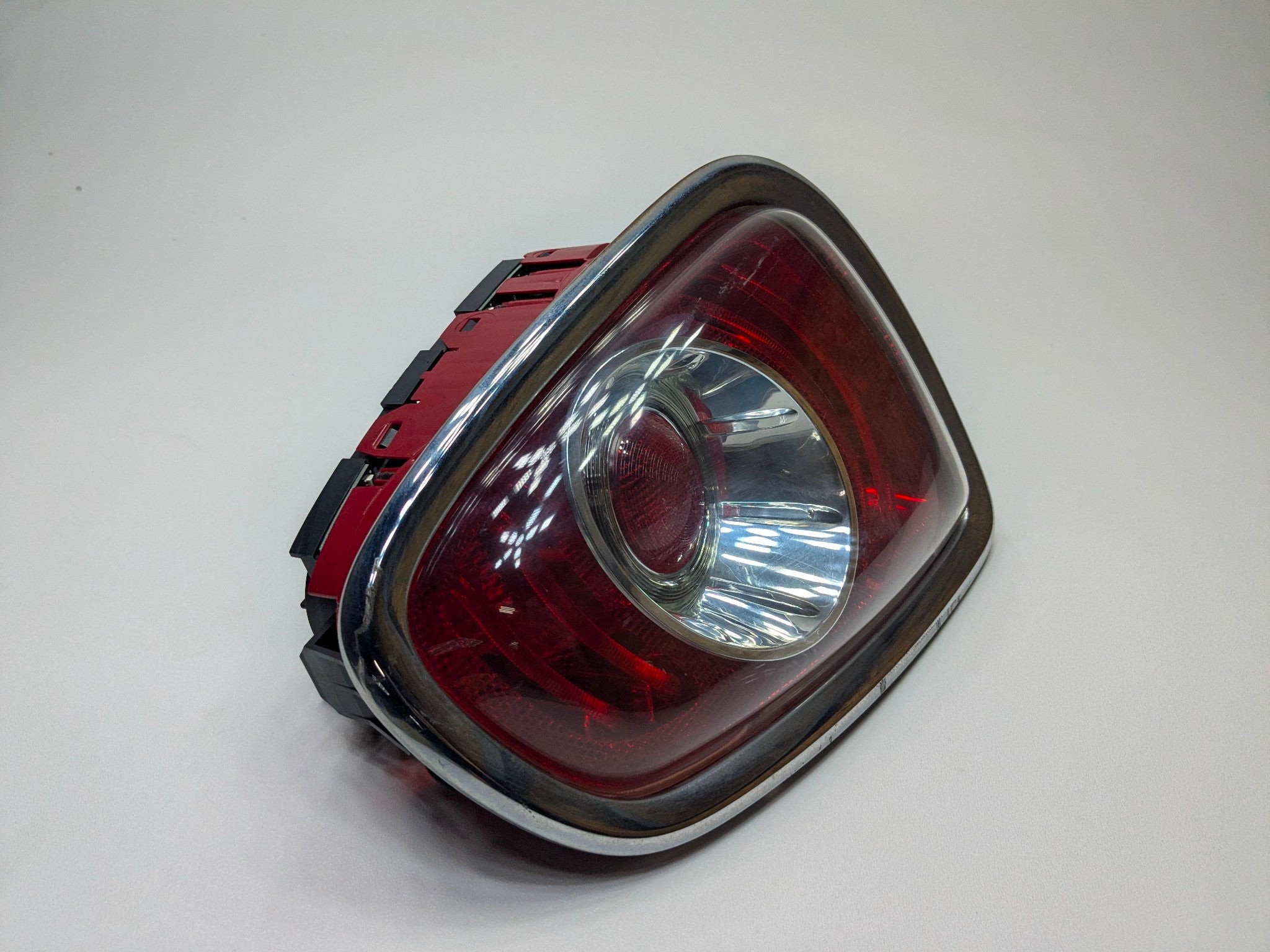 2011 - 2013 OEM MINI COOPER REAR RIGHT PASSENGER SIDE TAIL LIGHT ASSEMBLY