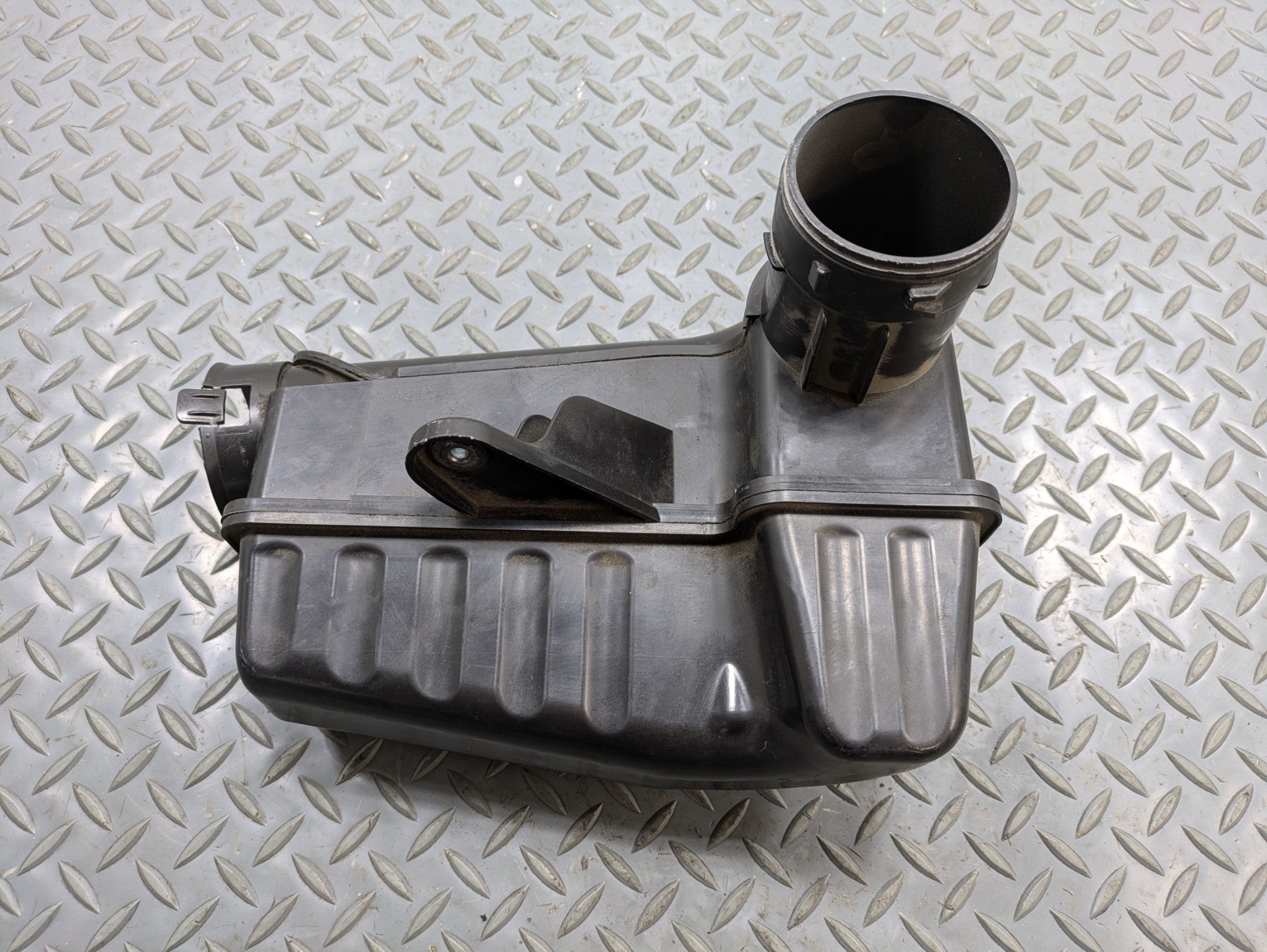 2011 - 2013 OEM MINI COOPER ENGINE AIR INTAKE RESONATOR TUBE ASSEMBLY