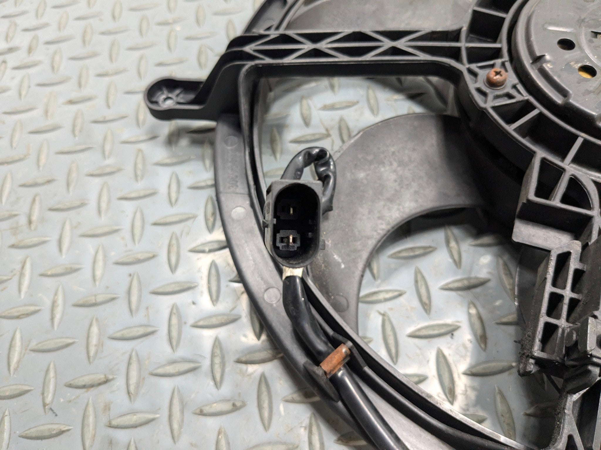 2011 - 2013 OEM MINI COOPER ELECTRIC COOLING MOTOR RADIATOR FAN ASSEMBLY