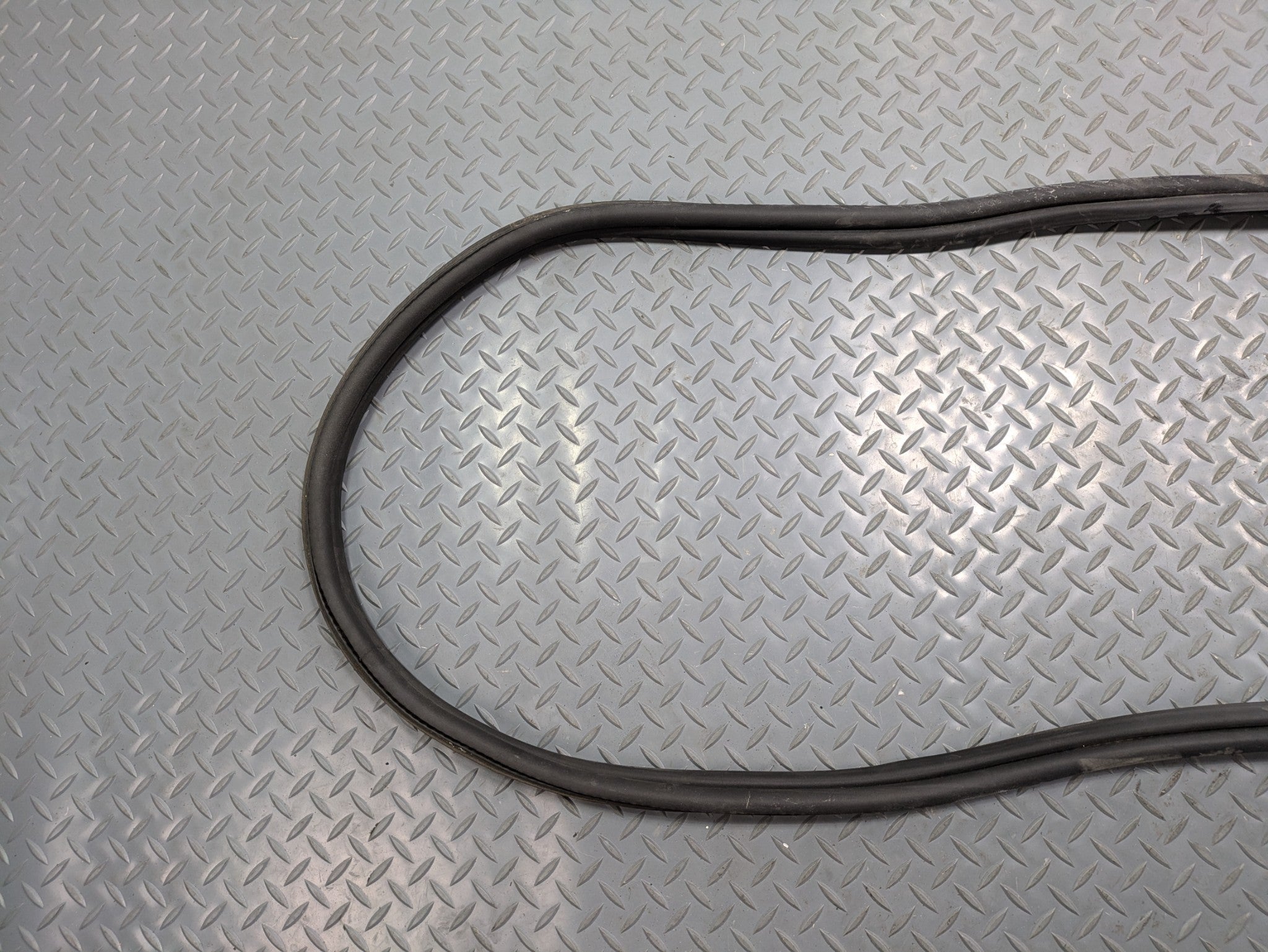 2011 - 2013 OEM MINI COOPER REAR TRUNK DOOR SEAL WEATHERSTRIP RUBBER