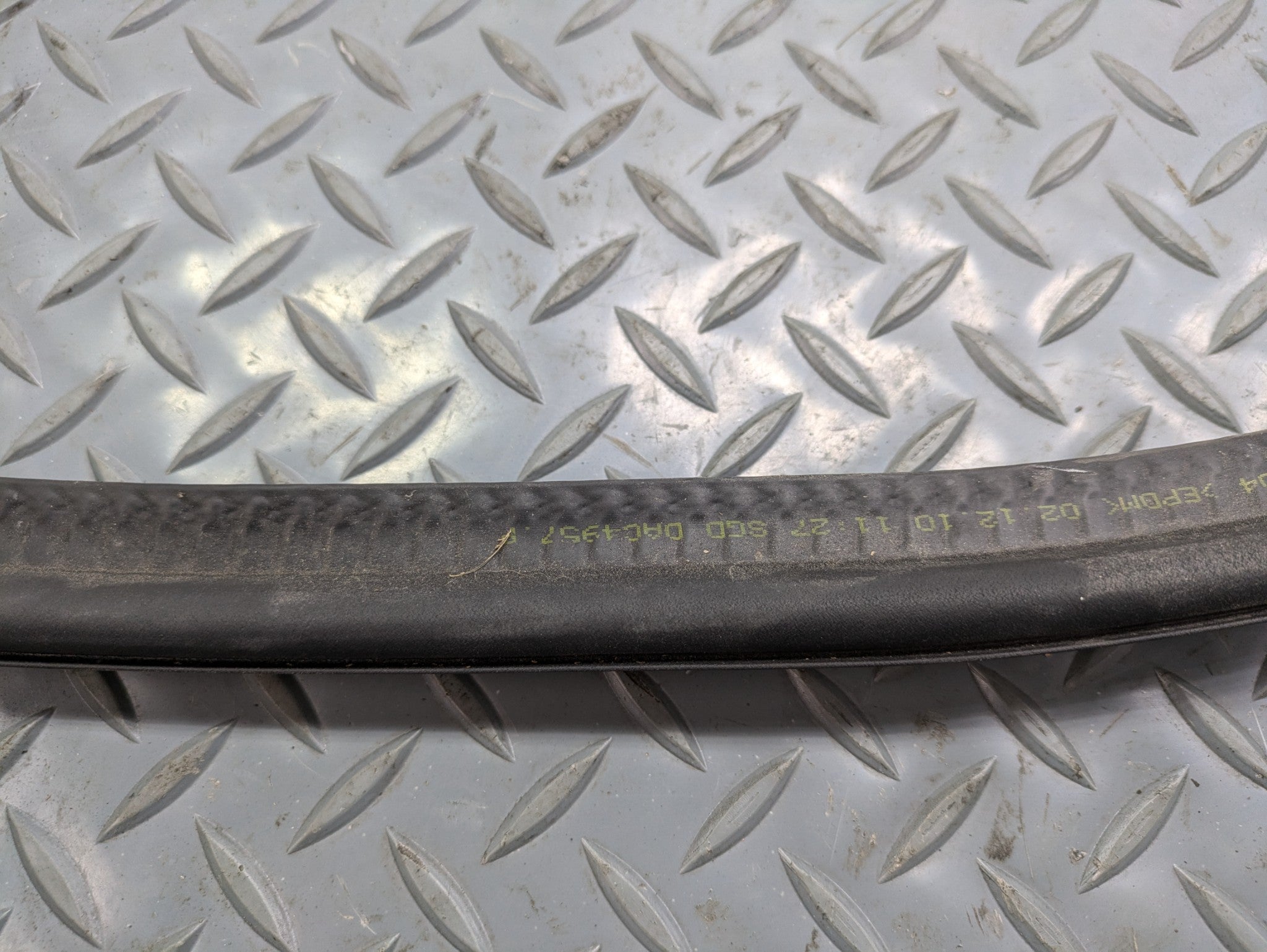 2011 - 2013 OEM MINI COOPER REAR TRUNK DOOR SEAL WEATHERSTRIP RUBBER