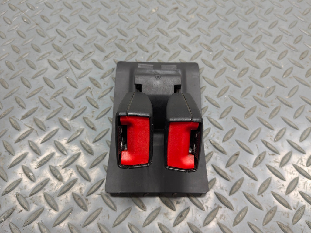 2011 - 2013 OEM MINI COOPER REAR CENTER SEAT BELT BUCKLE RECEIVER LATCH