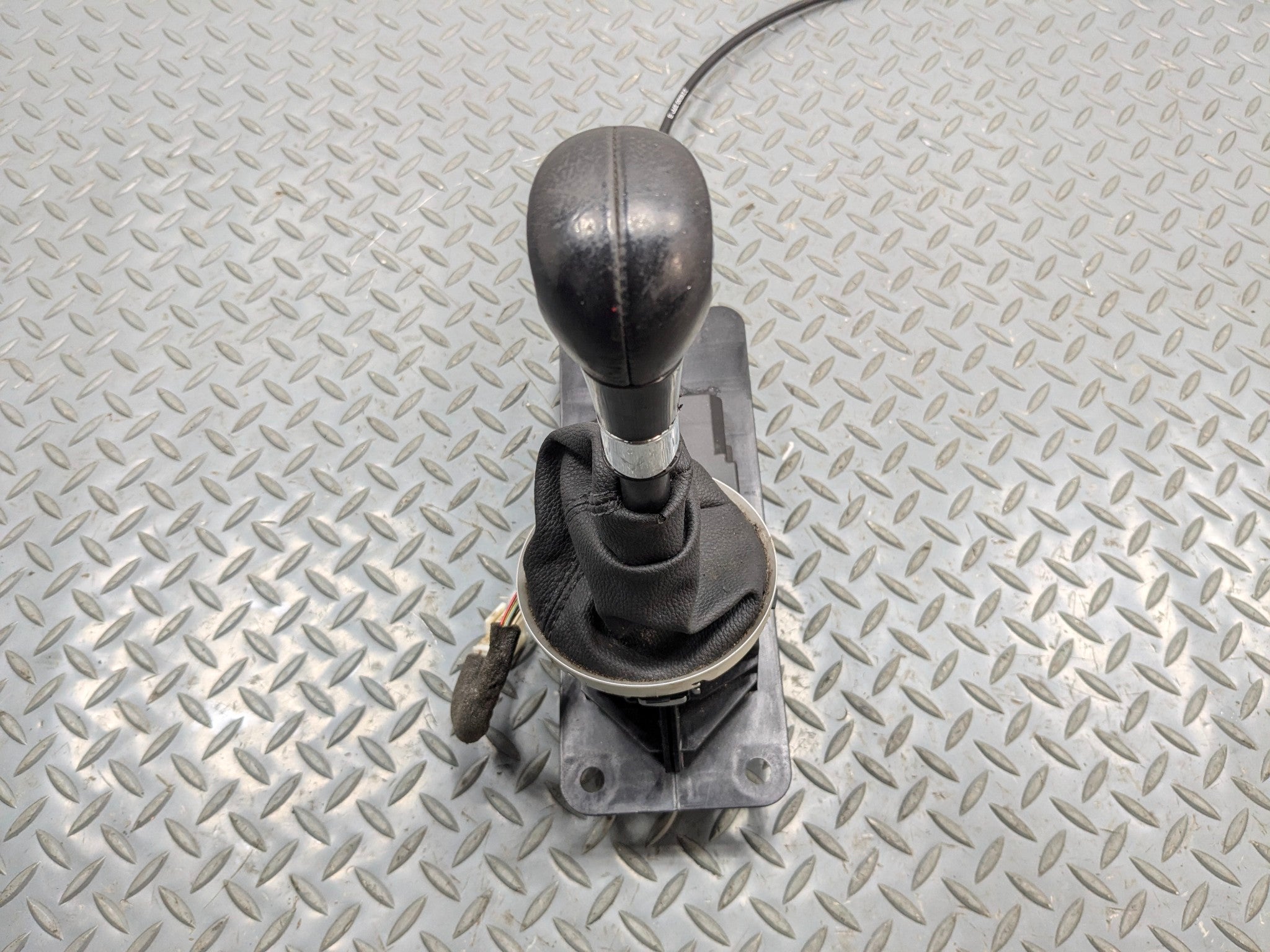2011 - 2013 OEM MINI COOPER TRANSMISSION GEAR FLOOR SHIFTER LEVER
