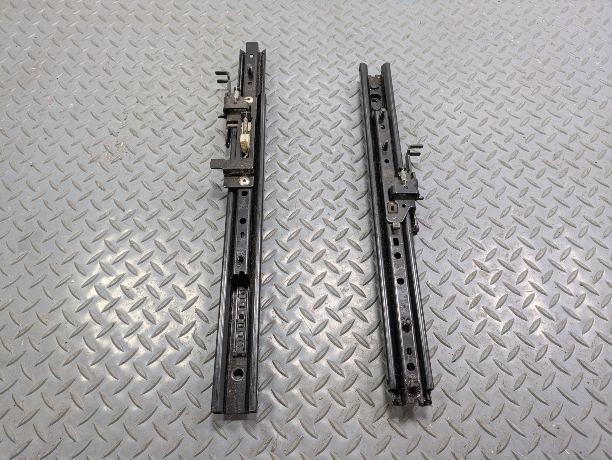 2011 - 2013 OEM MINI COOPER FRONT RIGHT PASSENGER SIDE SEAT TRACK RAILS