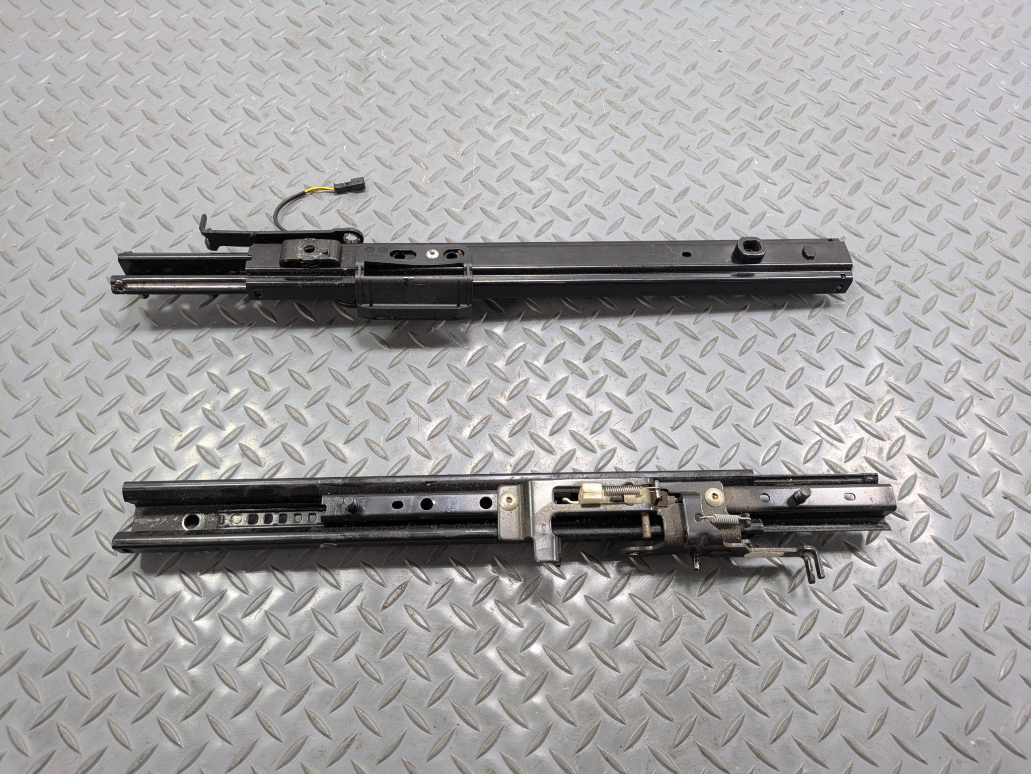 2011 - 2013 OEM MINI COOPER FRONT LEFT DRIVER SIDE SEAT TRACK RAILS