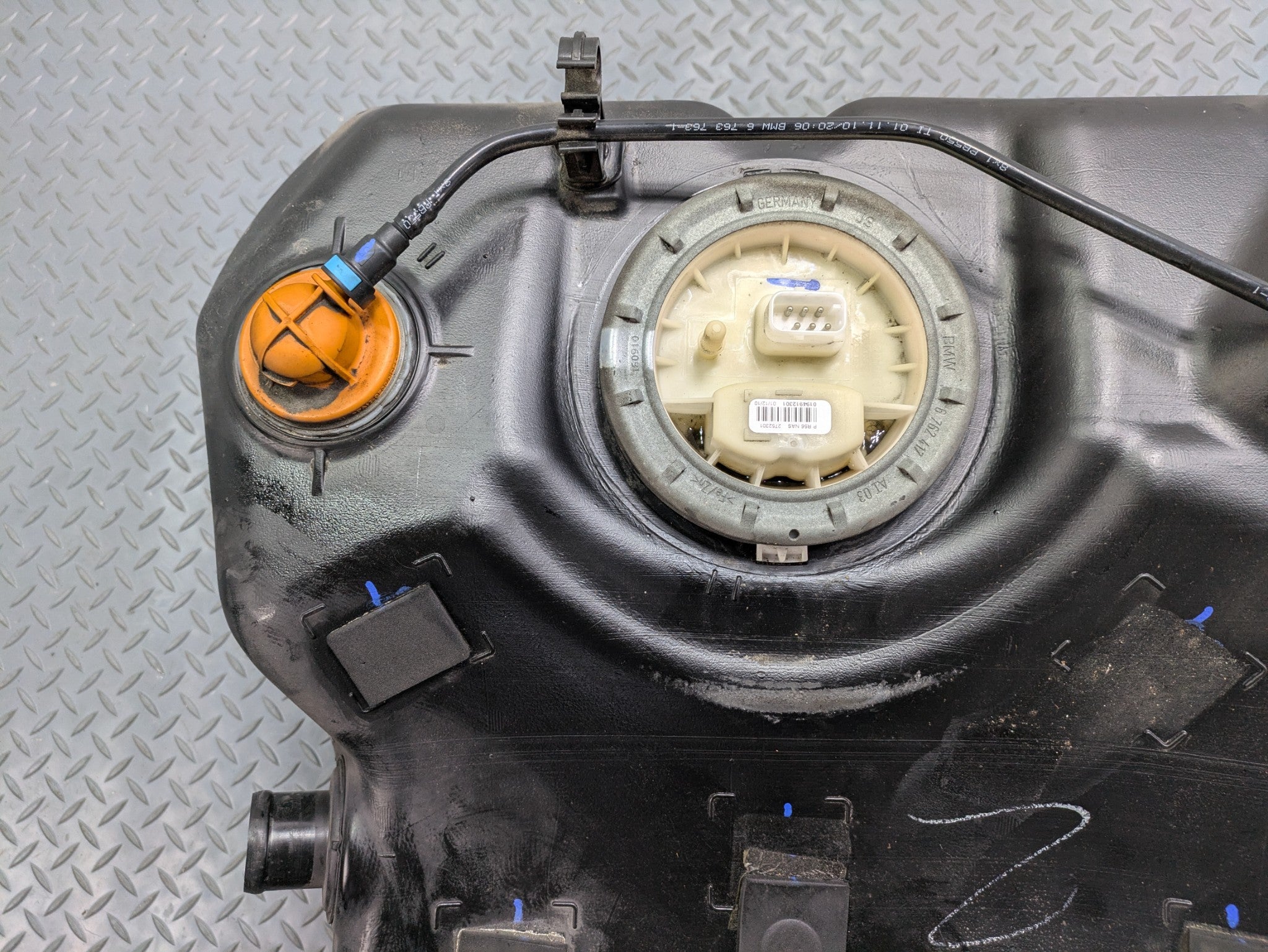 2011 - 2013 OEM MINI COOPER FUEL GAS TANK ASSEMBLY