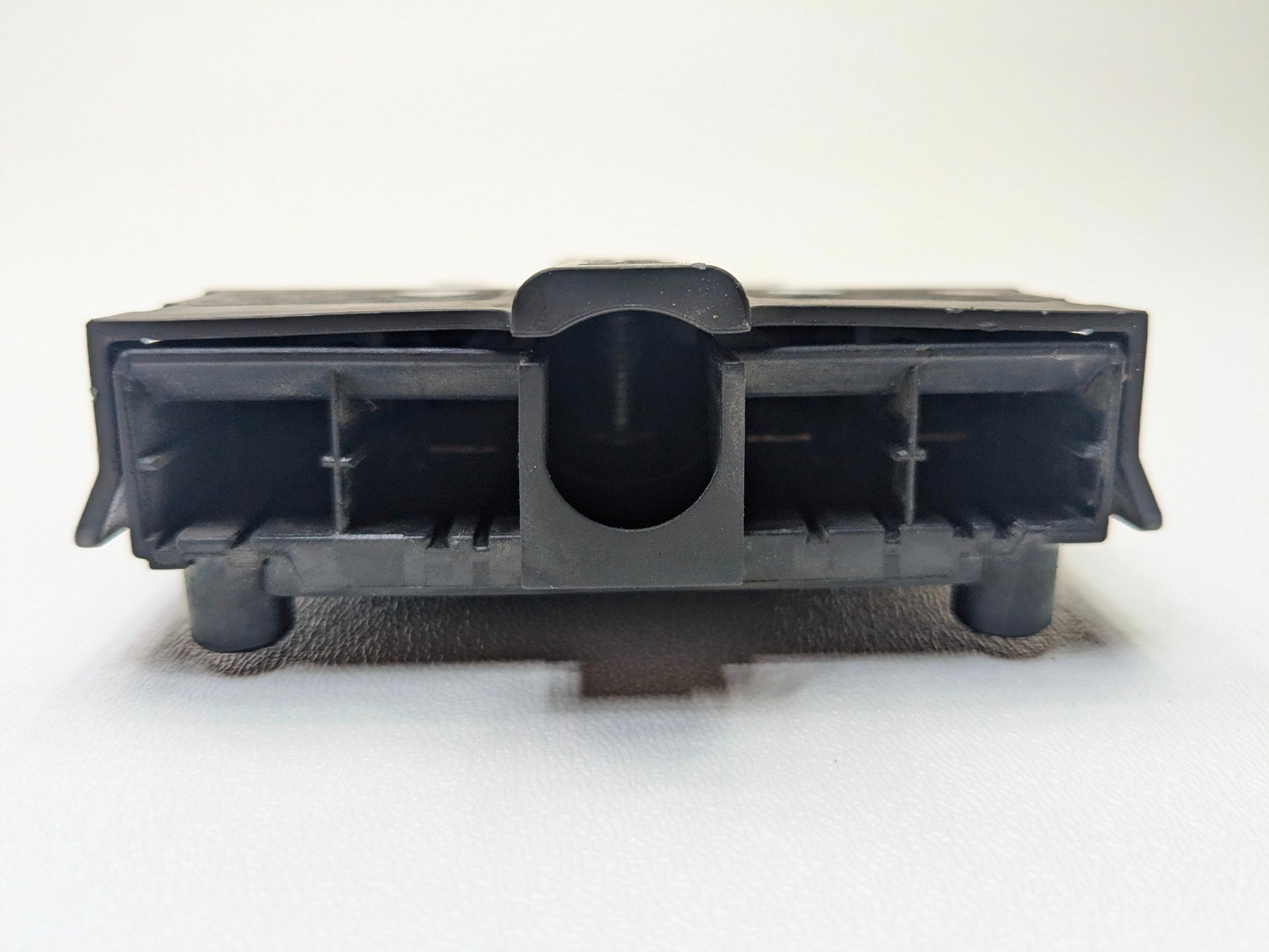 2011 - 2013 OEM MINI COOPER ENGINE POWER REGULATOR DISTRIBUTOR UNIT