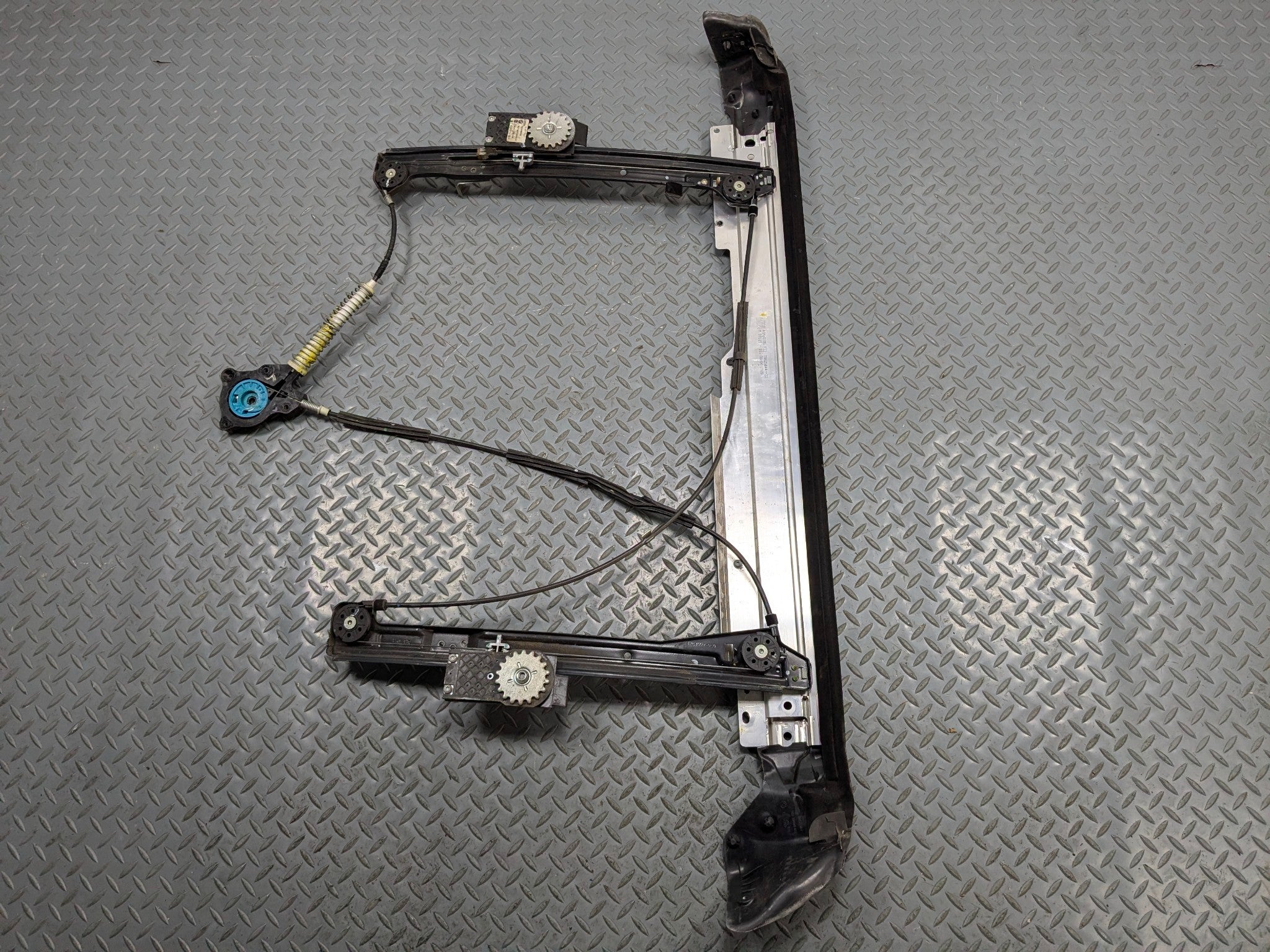 2011 - 2013 OEM MINI COOPER FRONT LEFT DRIVER SIDE DOOR REGULATOR