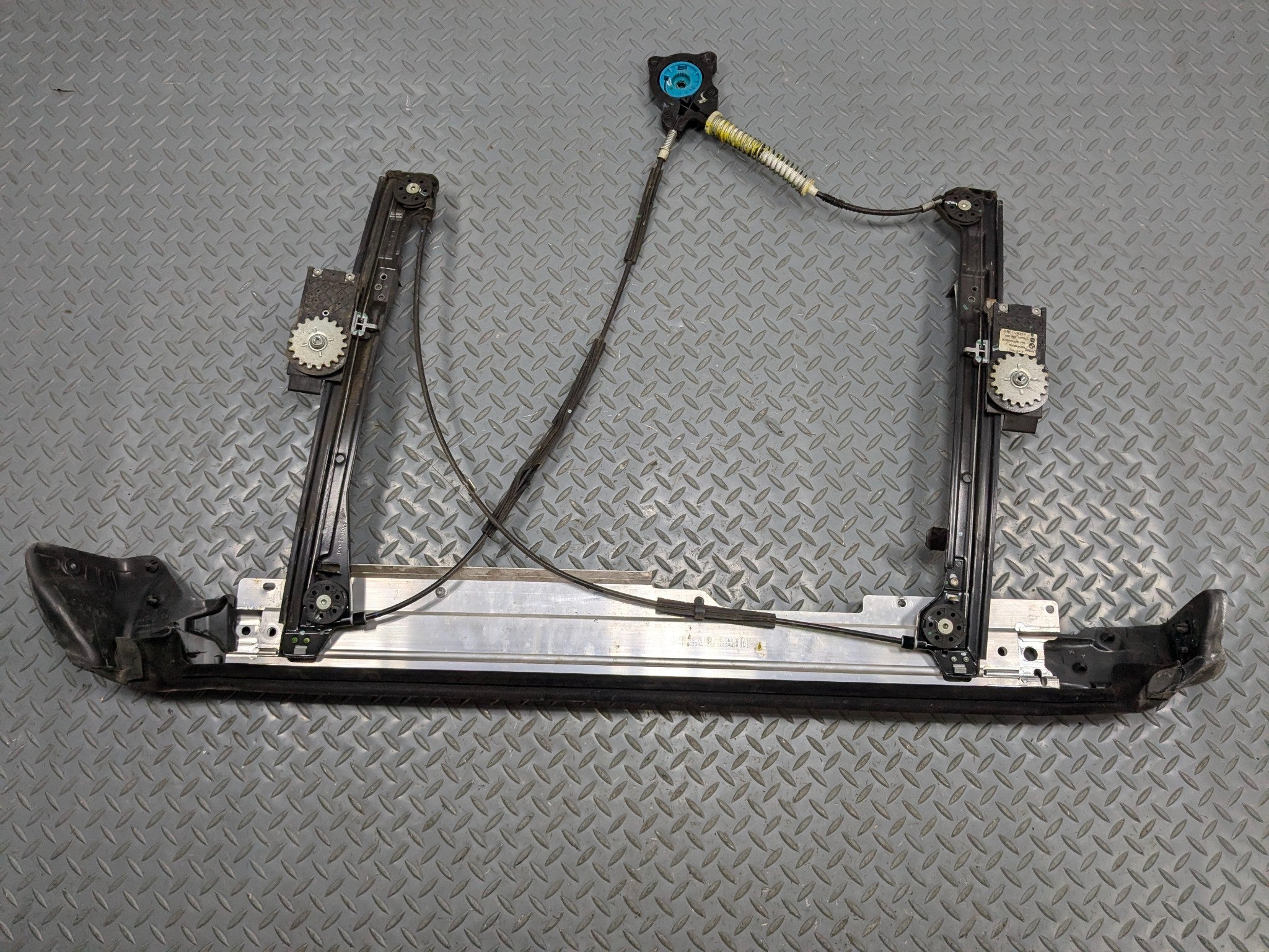 2011 - 2013 OEM MINI COOPER FRONT LEFT DRIVER SIDE DOOR REGULATOR