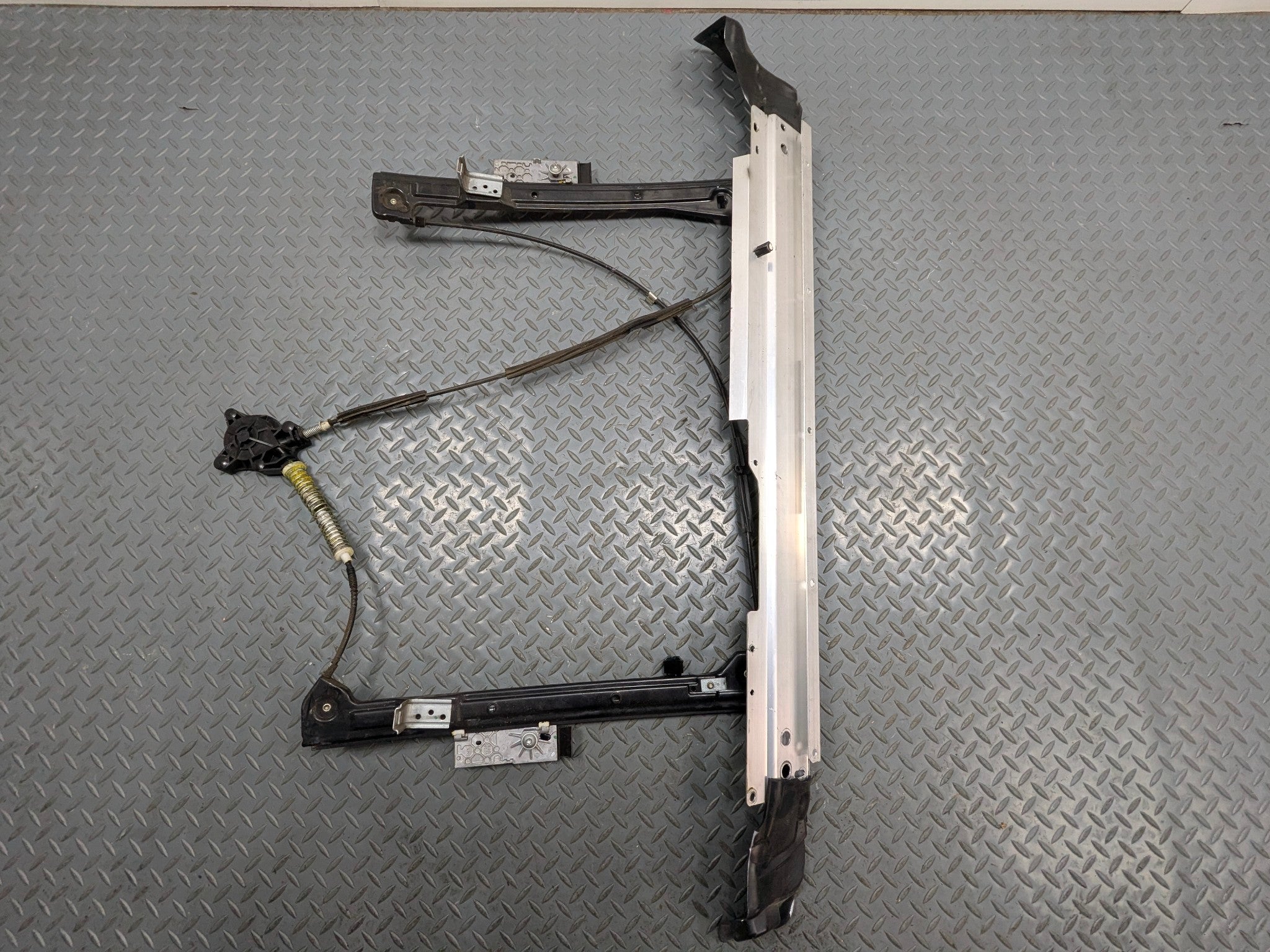2011 - 2013 OEM MINI COOPER FRONT LEFT DRIVER SIDE DOOR REGULATOR