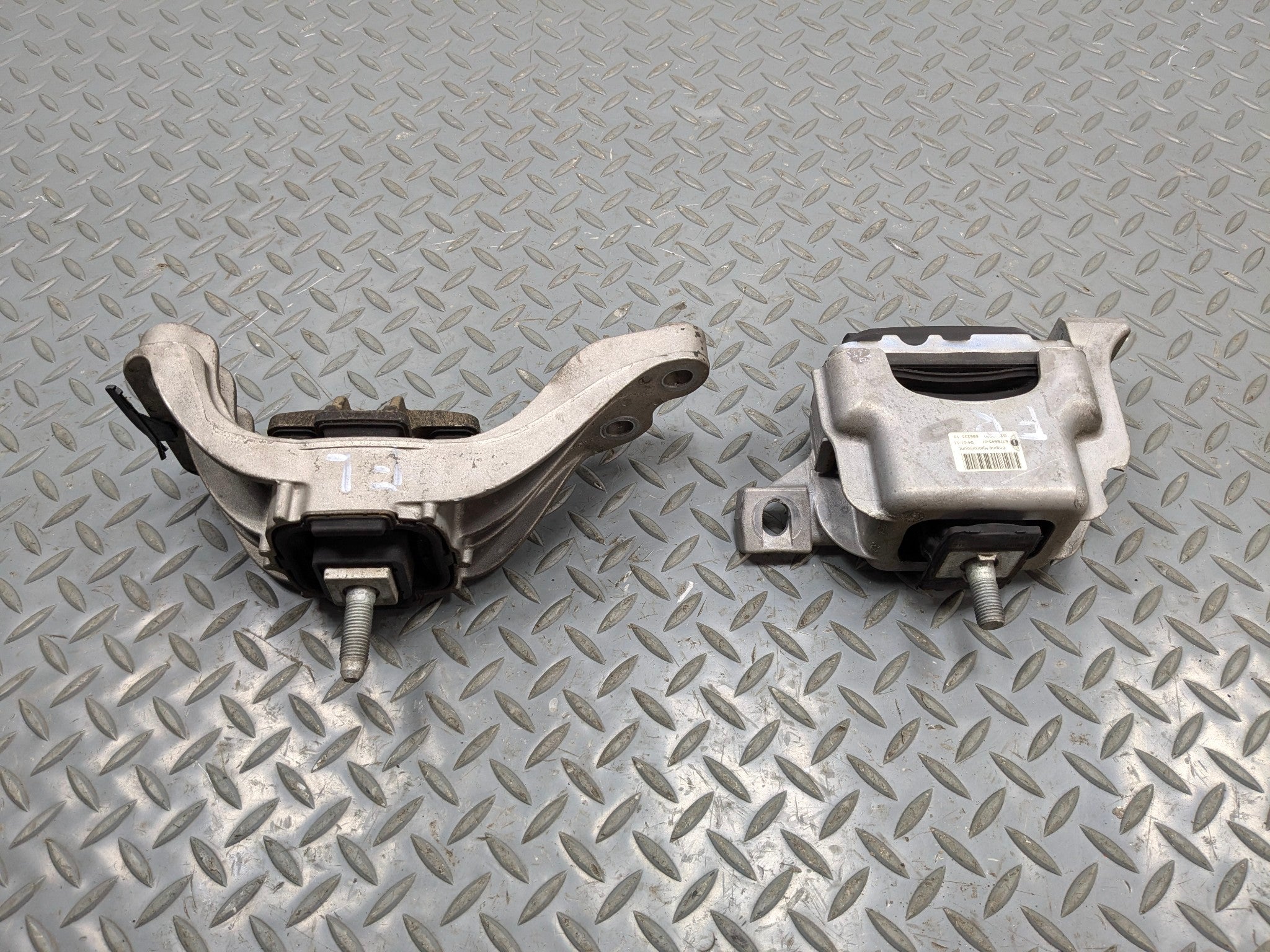 2011 - 2013 OEM MINI COOPER LEFT AND RIGHT SIDE ENGINE MOUNT