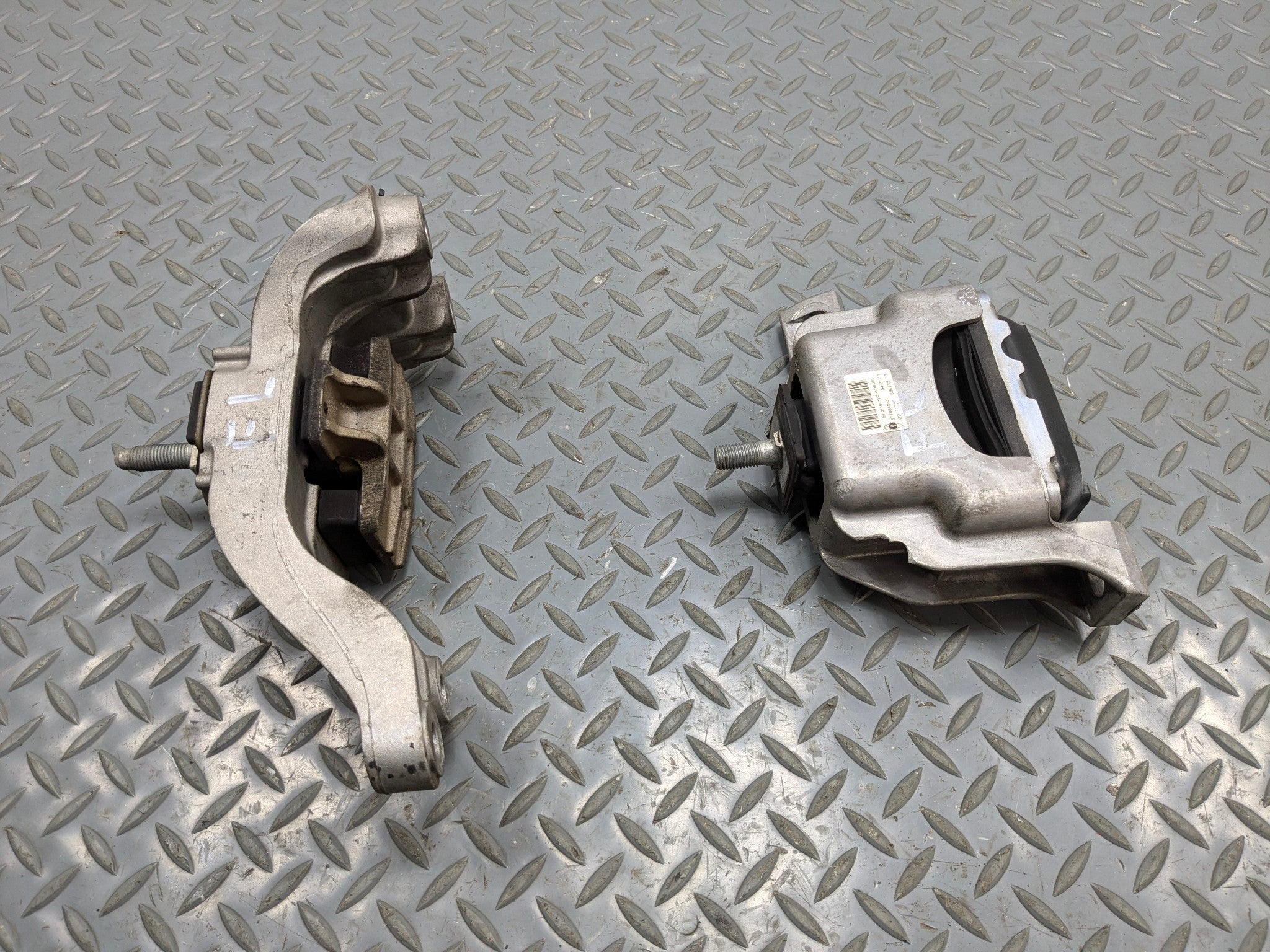 2011 - 2013 OEM MINI COOPER LEFT AND RIGHT SIDE ENGINE MOUNT