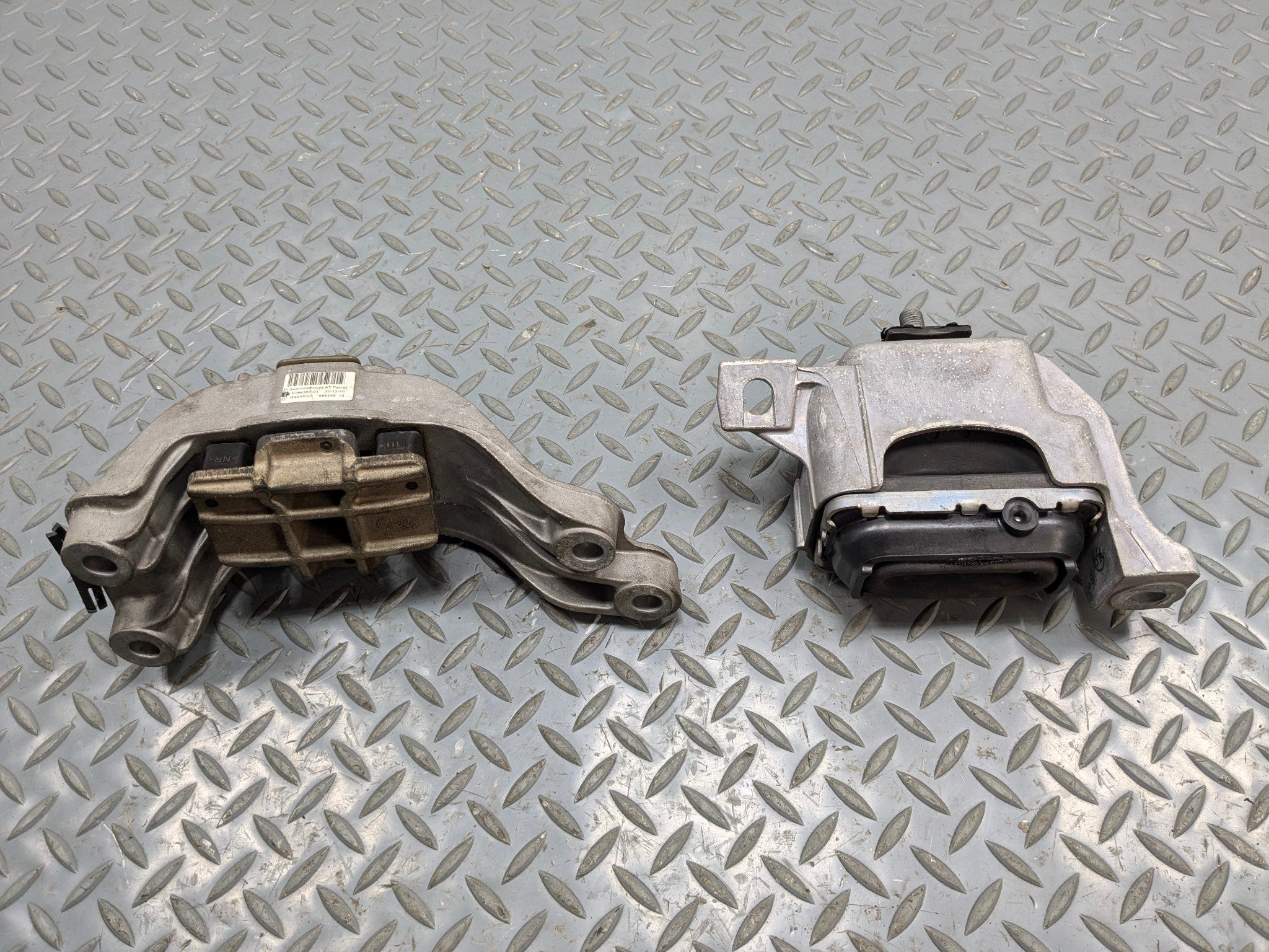 2011 - 2013 OEM MINI COOPER LEFT AND RIGHT SIDE ENGINE MOUNT