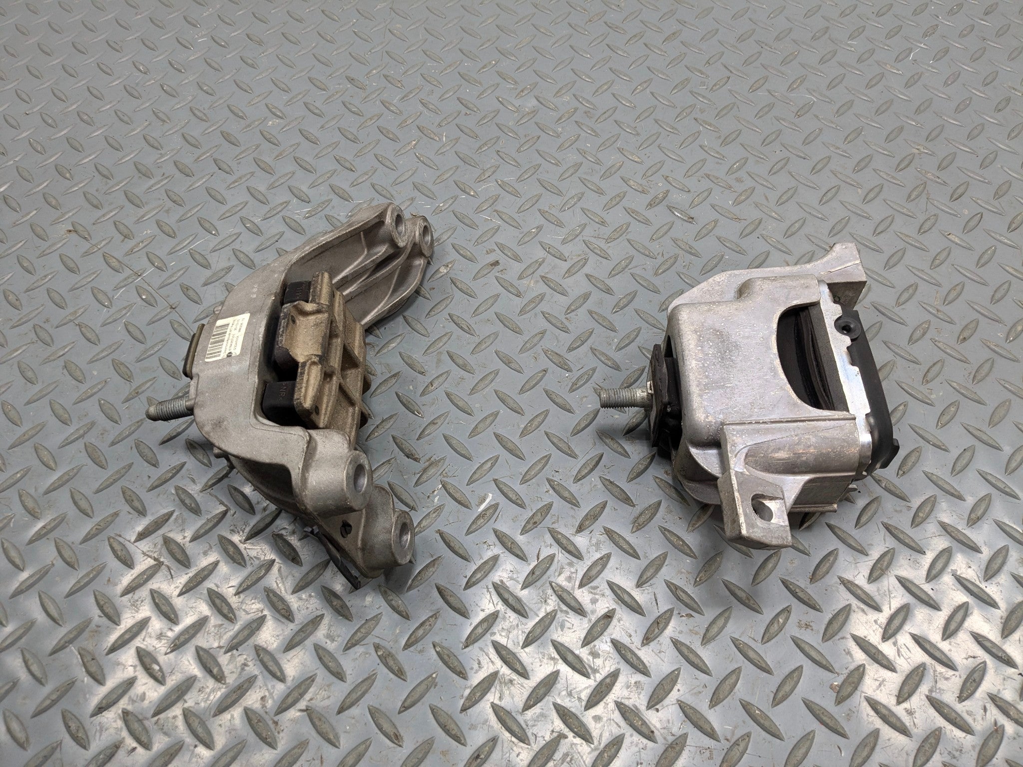 2011 - 2013 OEM MINI COOPER LEFT AND RIGHT SIDE ENGINE MOUNT