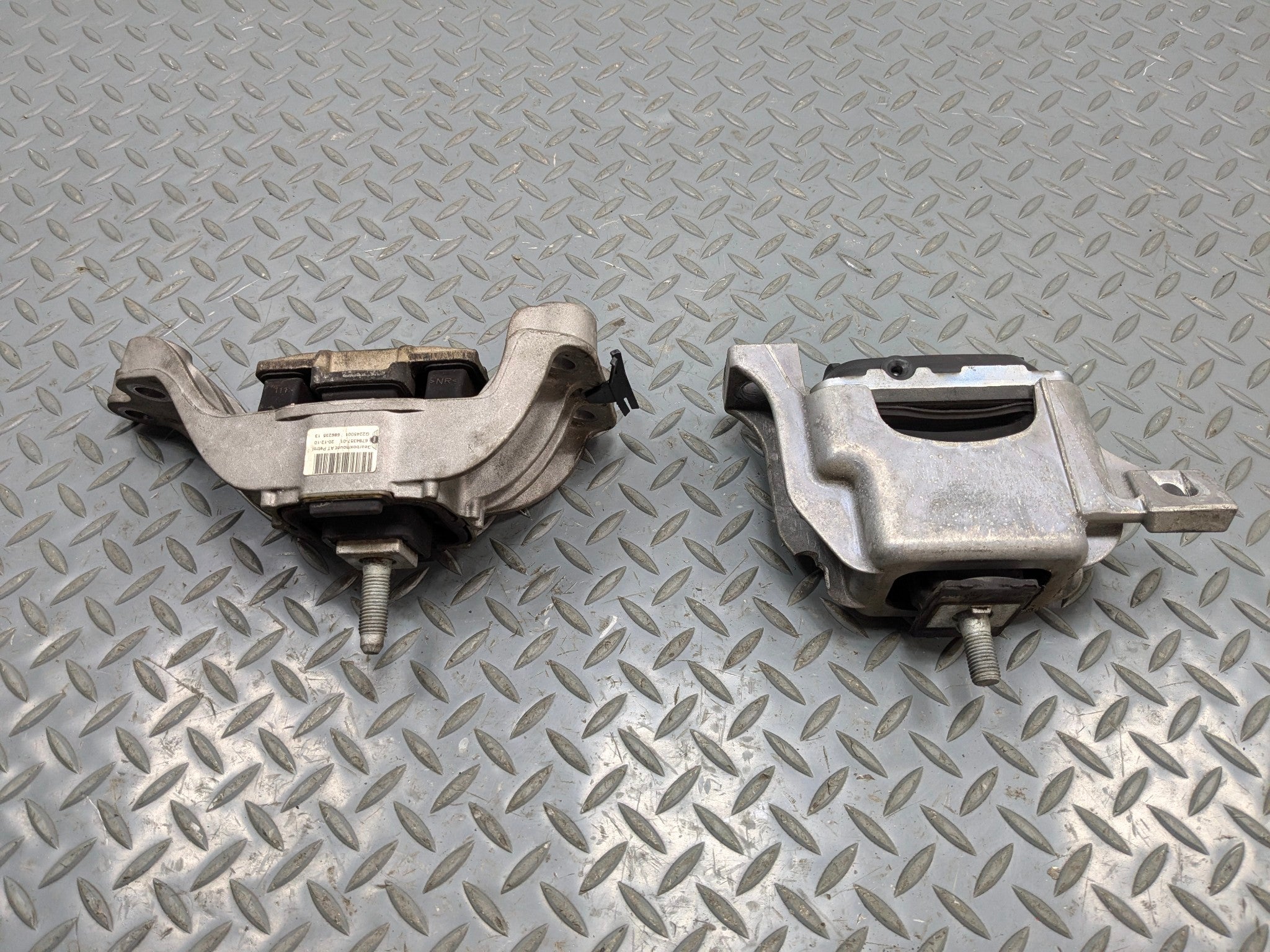 2011 - 2013 OEM MINI COOPER LEFT AND RIGHT SIDE ENGINE MOUNT