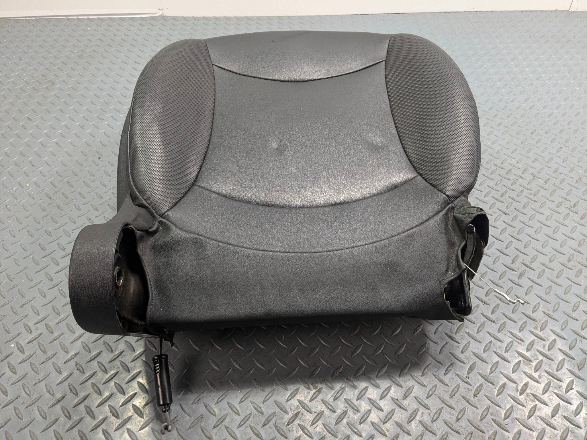 2011 - 2013 OEM MINI COOPER FRONT LEFT DRIVER SIDE LOWER SEAT CUSHION ASSEMBLY