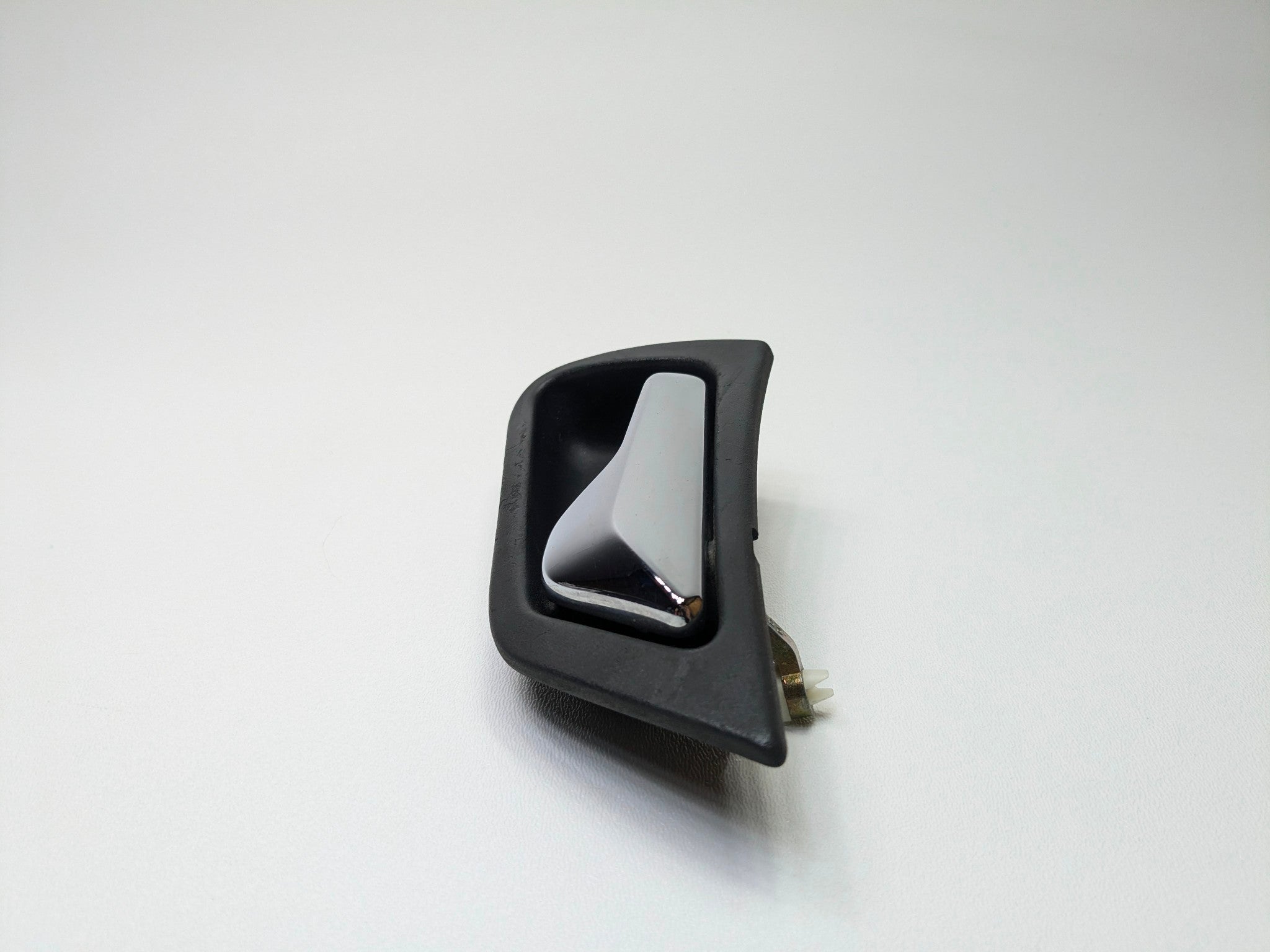 04 - 06 OEM MERCEDES-BENZ C230 FRONT LEFT DRIVER SIDE INNER DOOR HANDLE ASSEMBLY