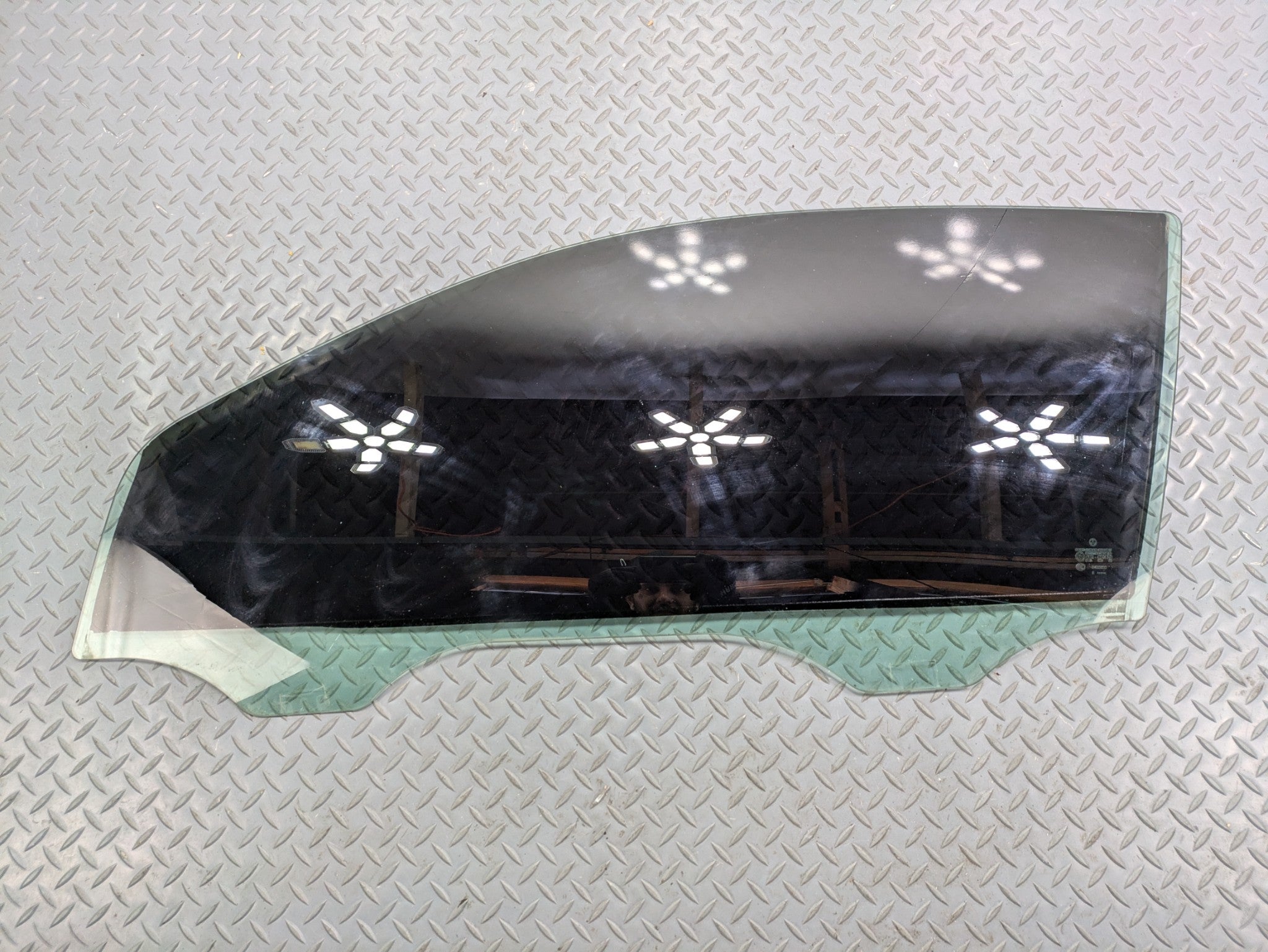 2004 - 2006 OEM MERCEDES-BENZ C230 FRONT LEFT DRIVER SIDE DOOR WINDOW GLASS