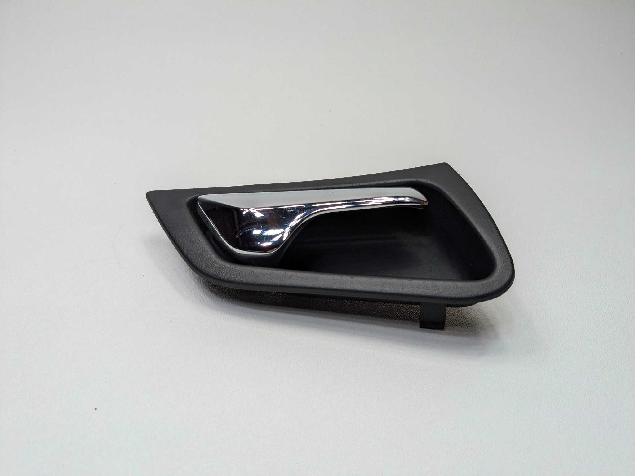 2004 - 2006 OEM MERCEDES-BENZ C230 FRONT RIGHT PASSENGER SIDE INNER DOOR HANDLE