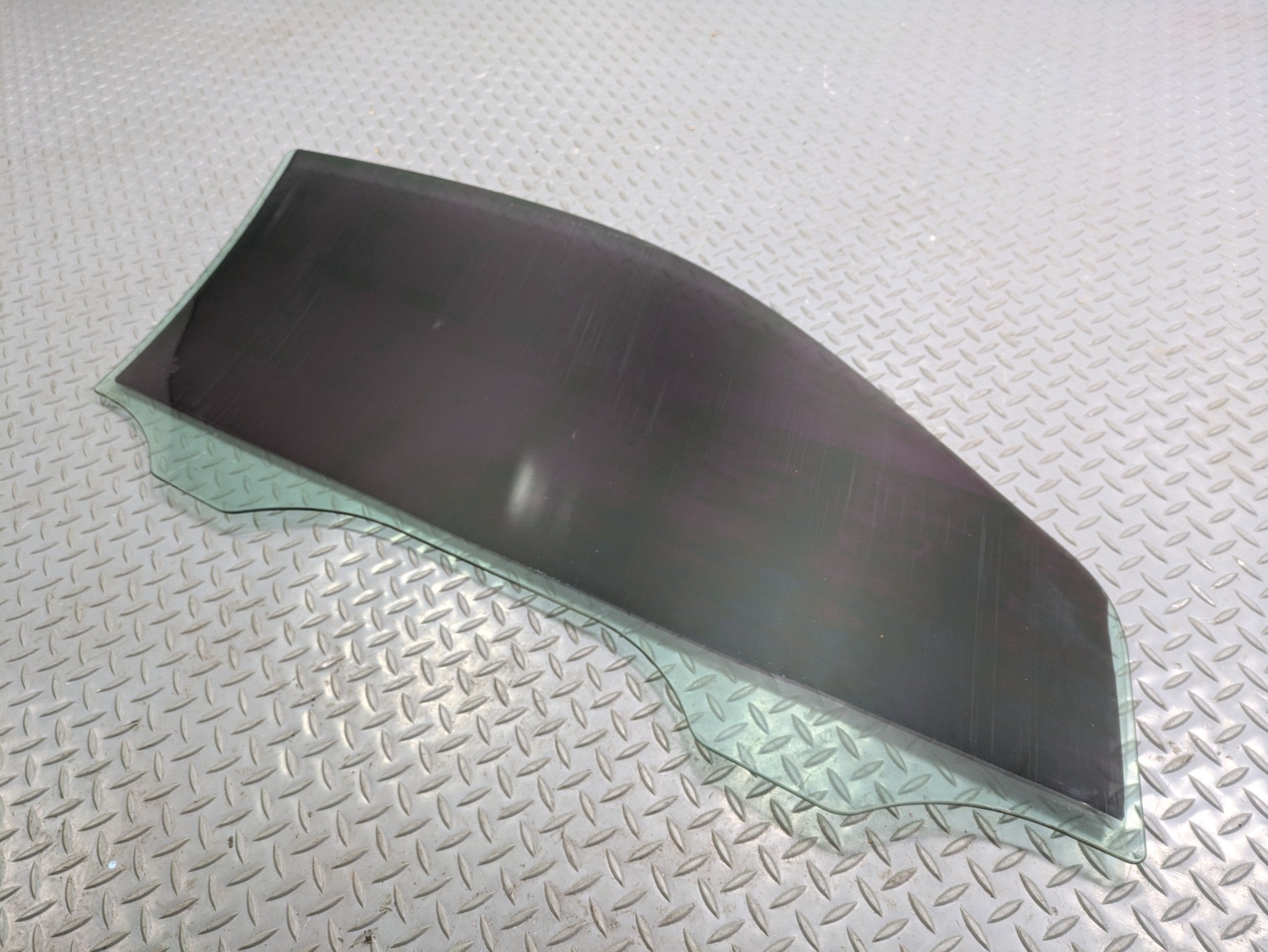 2004 - 2006 OEM MERCEDES-BENZ C230 FRONT LEFT DRIVER SIDE DOOR WINDOW GLASS