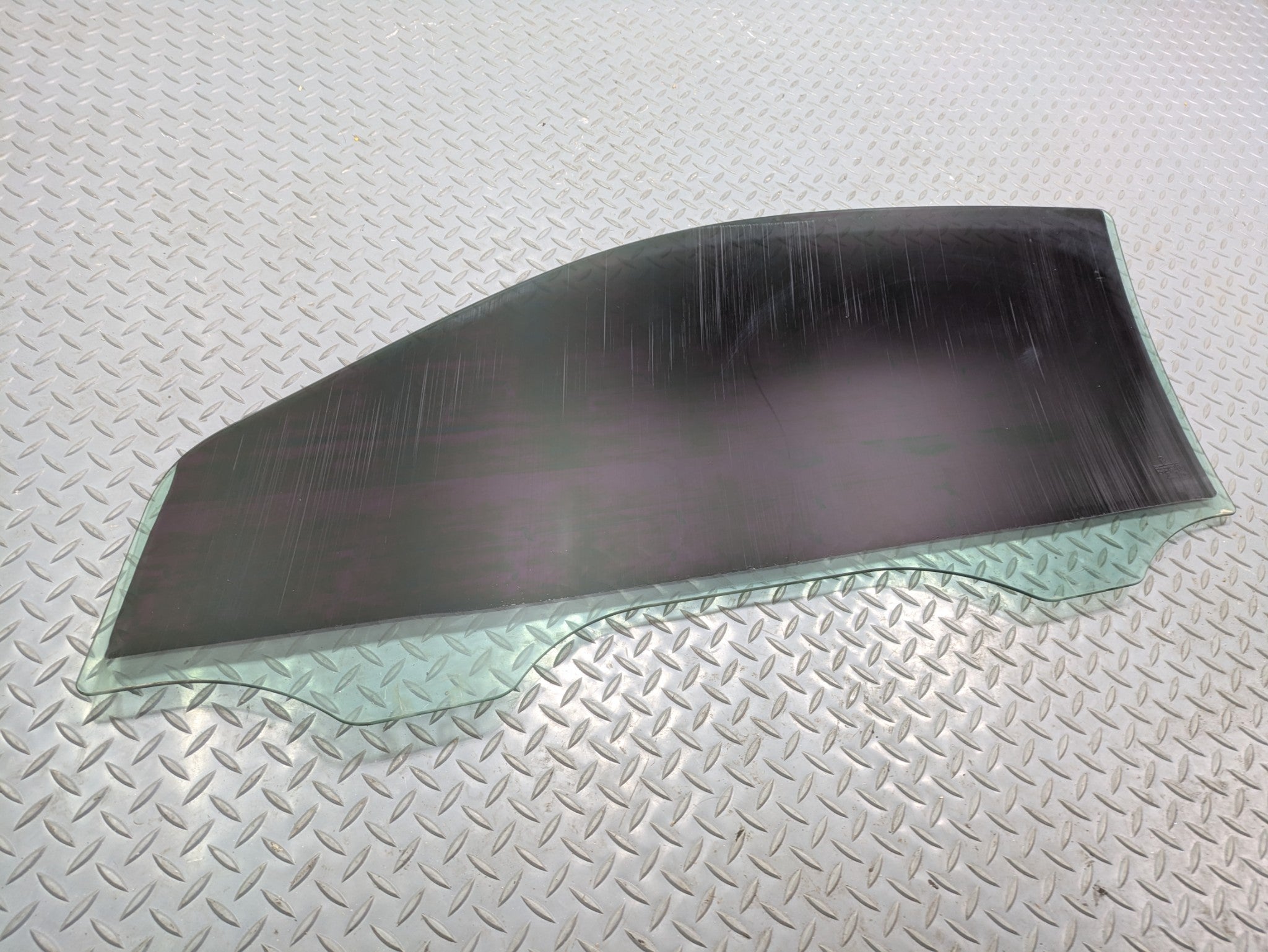 2004 - 2006 OEM MERCEDES-BENZ C230 FRONT RIGHT PASSENGER SIDE DOOR WINDOW GLASS