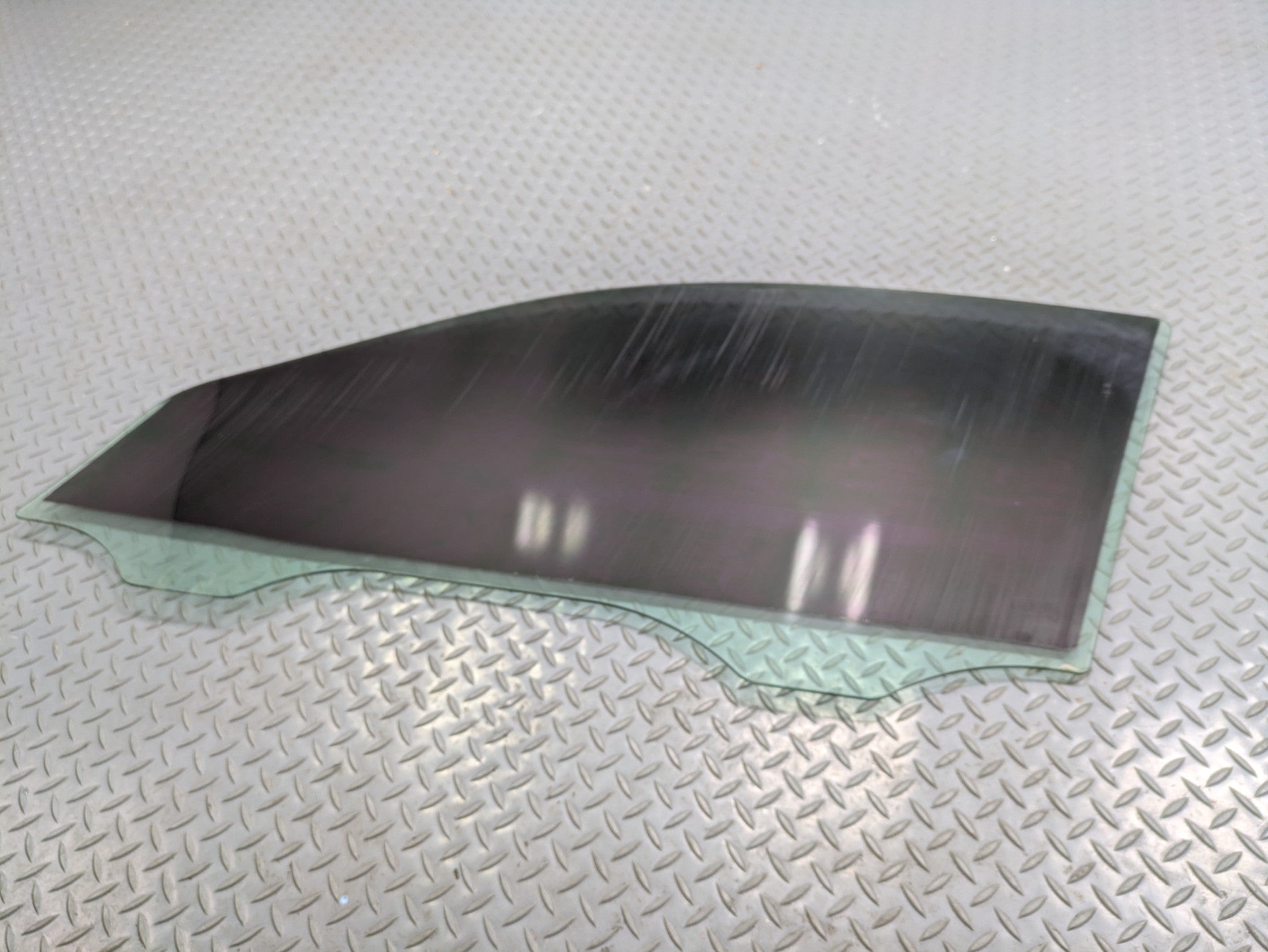 2004 - 2006 OEM MERCEDES-BENZ C230 FRONT RIGHT PASSENGER SIDE DOOR WINDOW GLASS