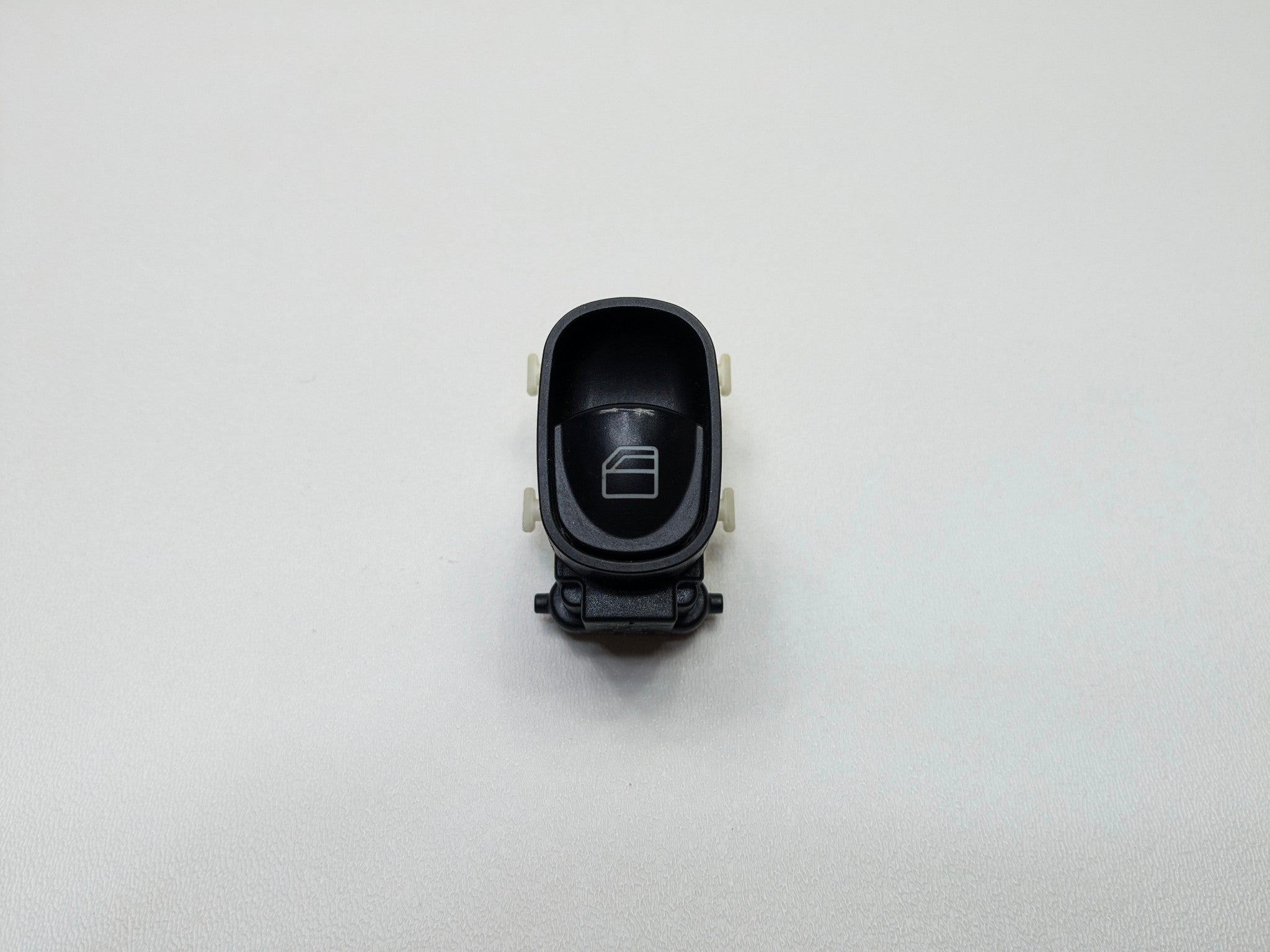 04 - 06 OEM MERCEDES-BENZ C230 FRONT RIGHT PASSENGER SIDE DOOR SWITCH CONTROL