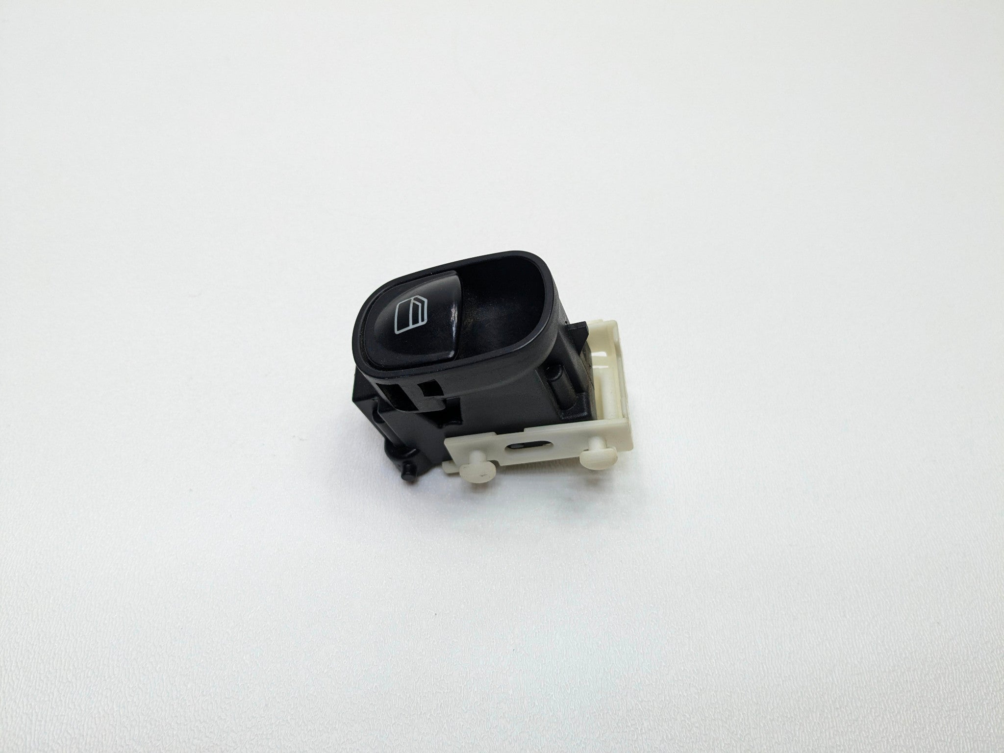 04 - 06 OEM MERCEDES-BENZ C230 FRONT RIGHT PASSENGER SIDE DOOR SWITCH CONTROL