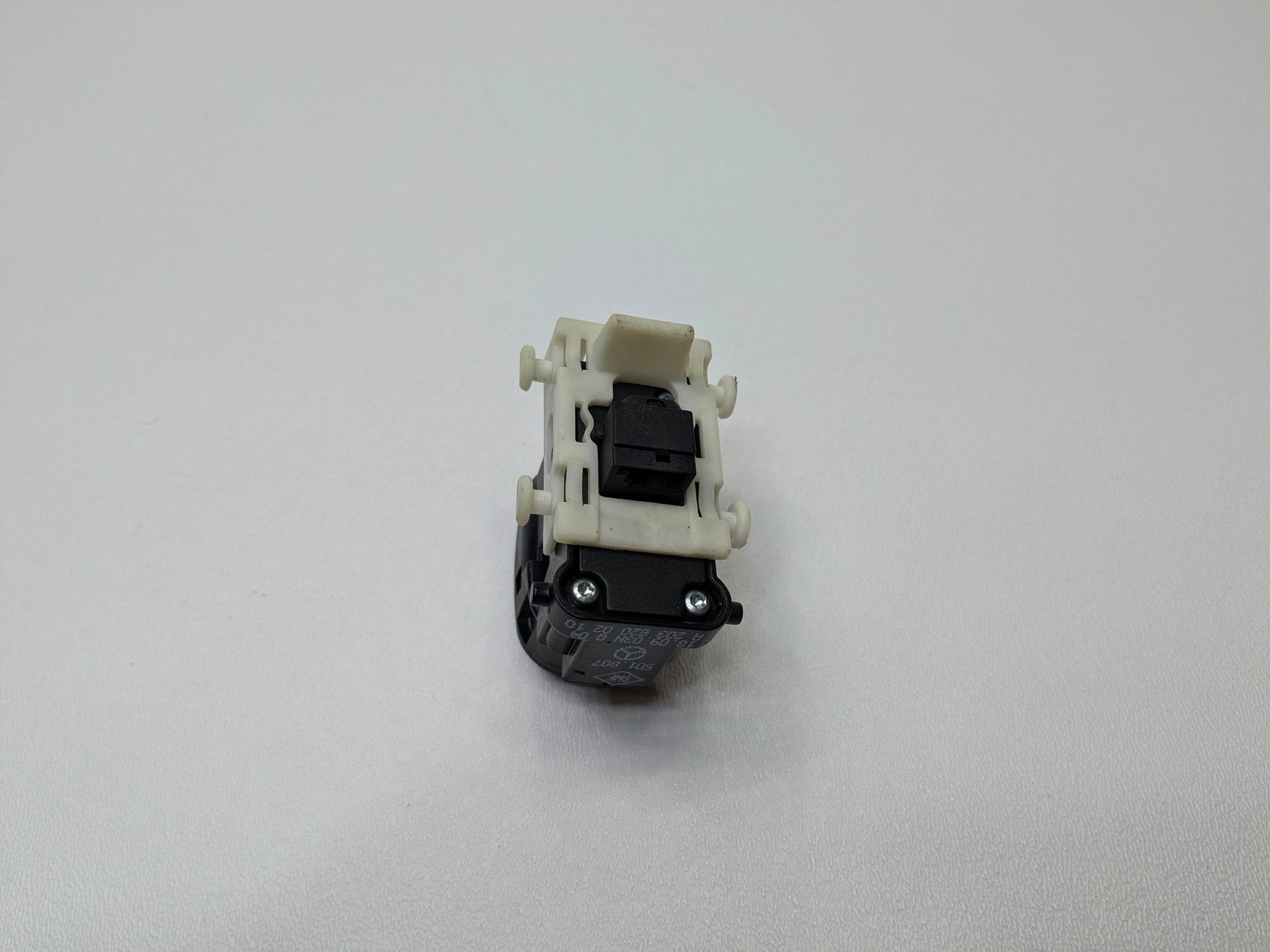 04 - 06 OEM MERCEDES-BENZ C230 FRONT RIGHT PASSENGER SIDE DOOR SWITCH CONTROL