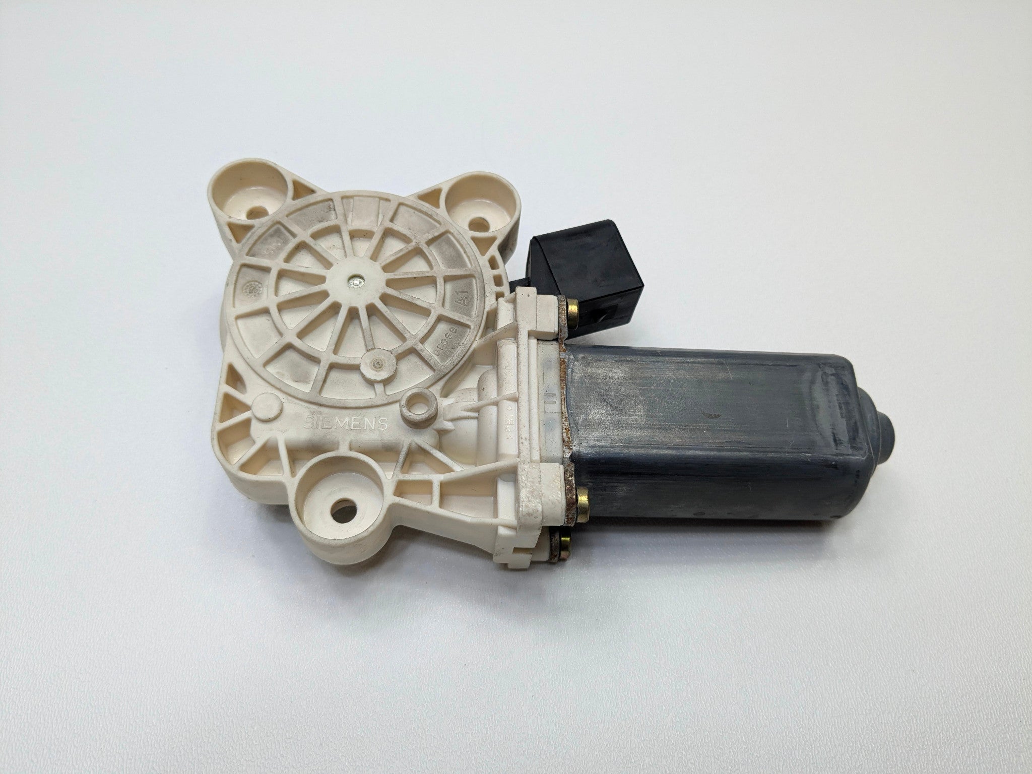 2004 - 2006 OEM MERCEDES-BENZ C230 FRONT LEFT DRIVER SIDE POWER WINDOW MOTOR