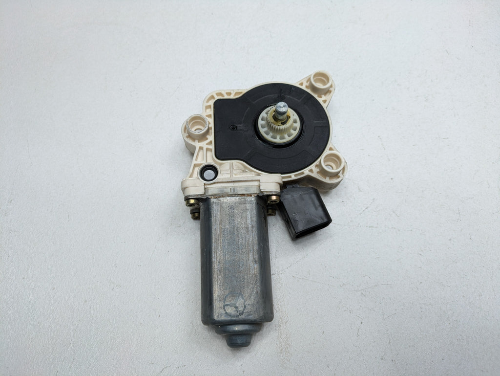 2004 - 2006 OEM MERCEDES-BENZ C230 FRONT RIGHT PASSENGER SIDE POWER WINDOW MOTOR