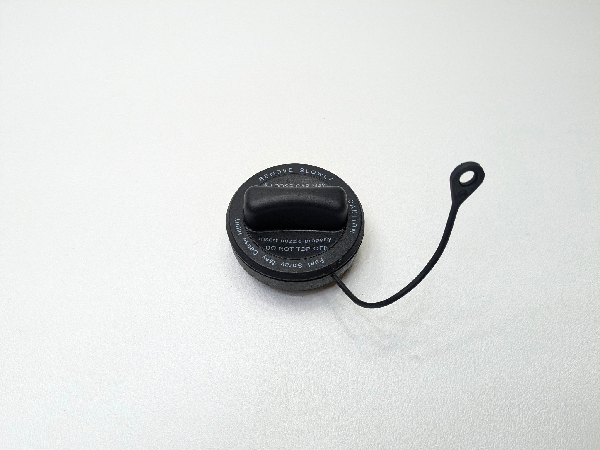 2004 - 2006 OEM MERCEDES-BENZ C230 FUEL TANK GAS FILLER CAP