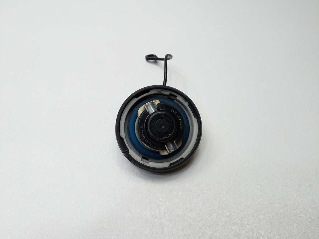 2004 - 2006 OEM MERCEDES-BENZ C230 FUEL TANK GAS FILLER CAP