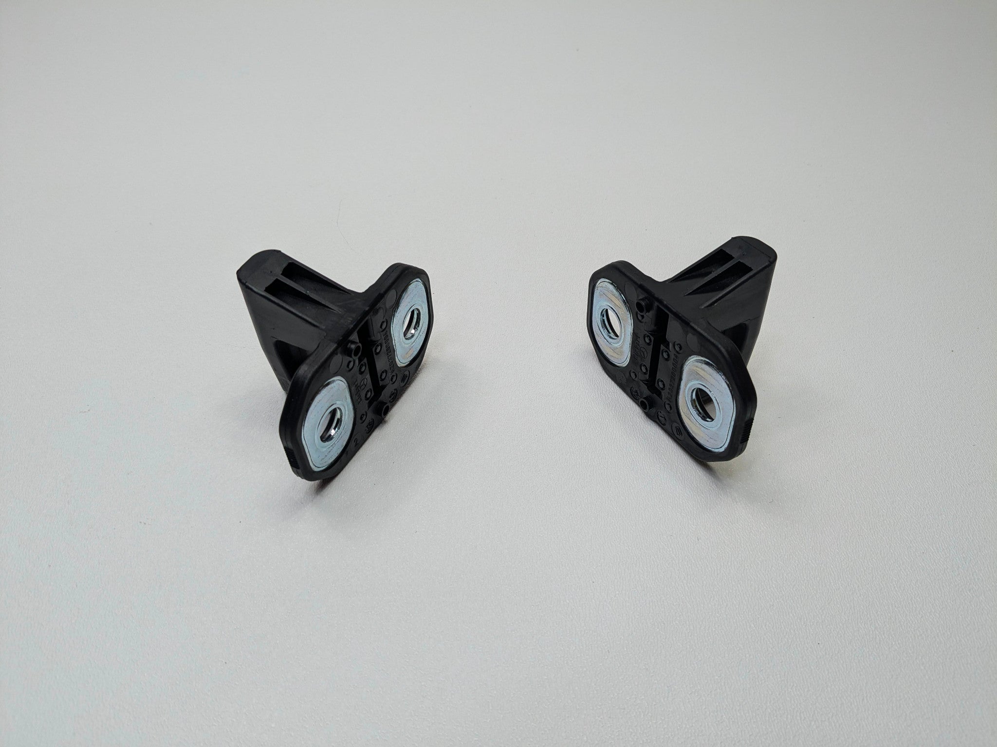 2004 - 2006 OEM MERCEDES-BENZ C230 CLASS DOOR LOCK LATCH STRIKER SET