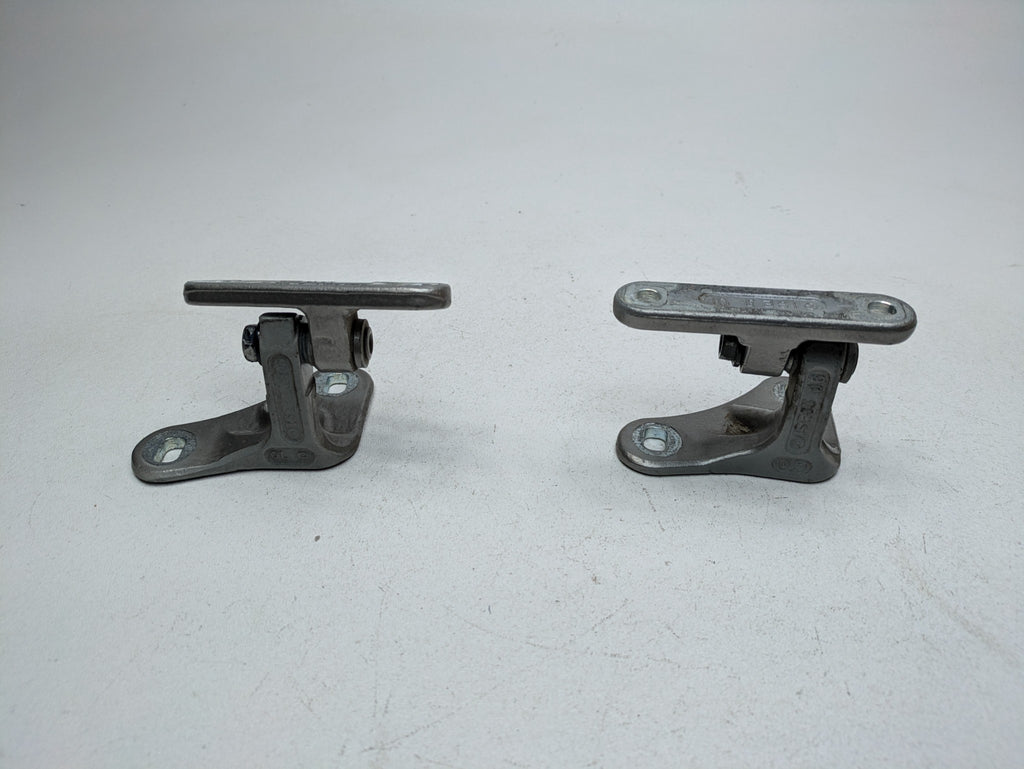 2004 - 2006 OEM MERCEDES-BENZ C230 FRONT LEFT DRIVER SIDE DOOR HINGE SET