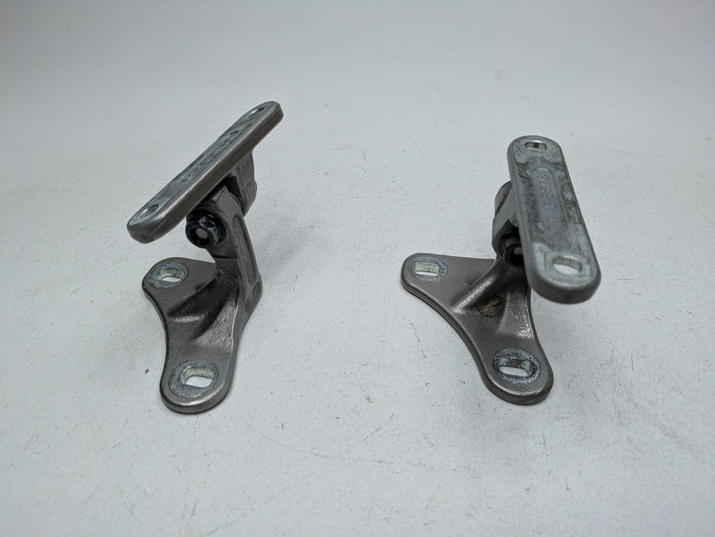 2004 - 2006 OEM MERCEDES-BENZ C230 FRONT LEFT DRIVER SIDE DOOR HINGE SET