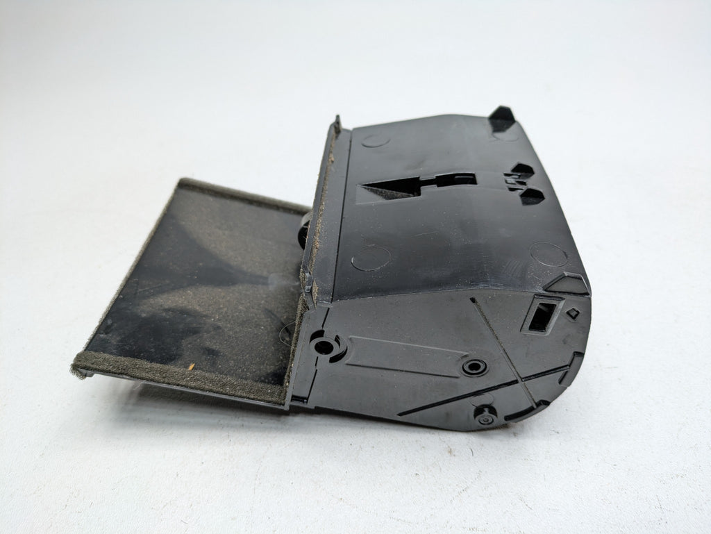 2004 - 2006 OEM MERCEDES-BENZ C230 REAR CENTER CONCOLE  AIR VENTS