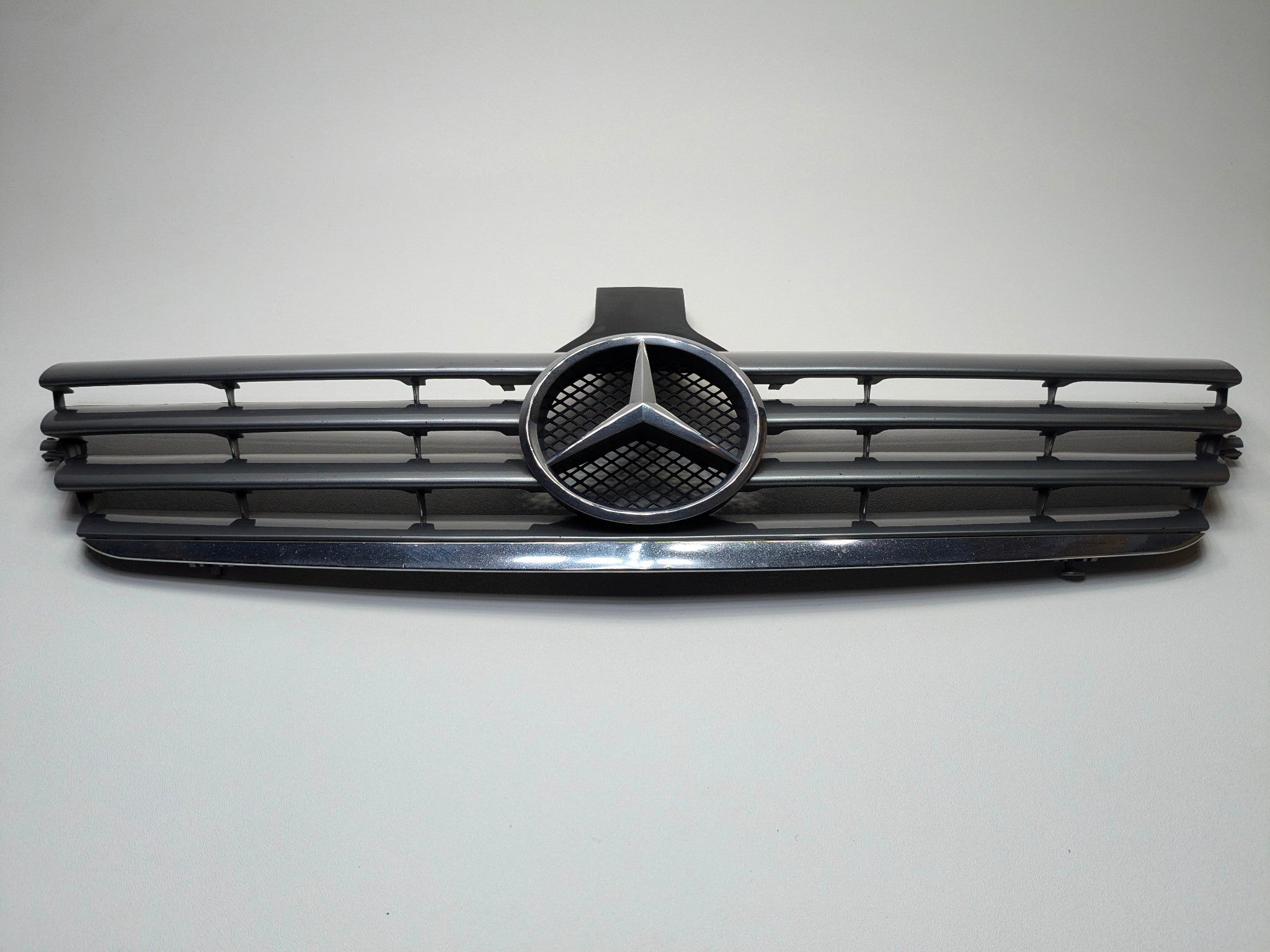 2004 - 2006 OEM MERCEDES-BENZ C230 FRONT UPPER BUMPER GRILLE WITH EMBLEM