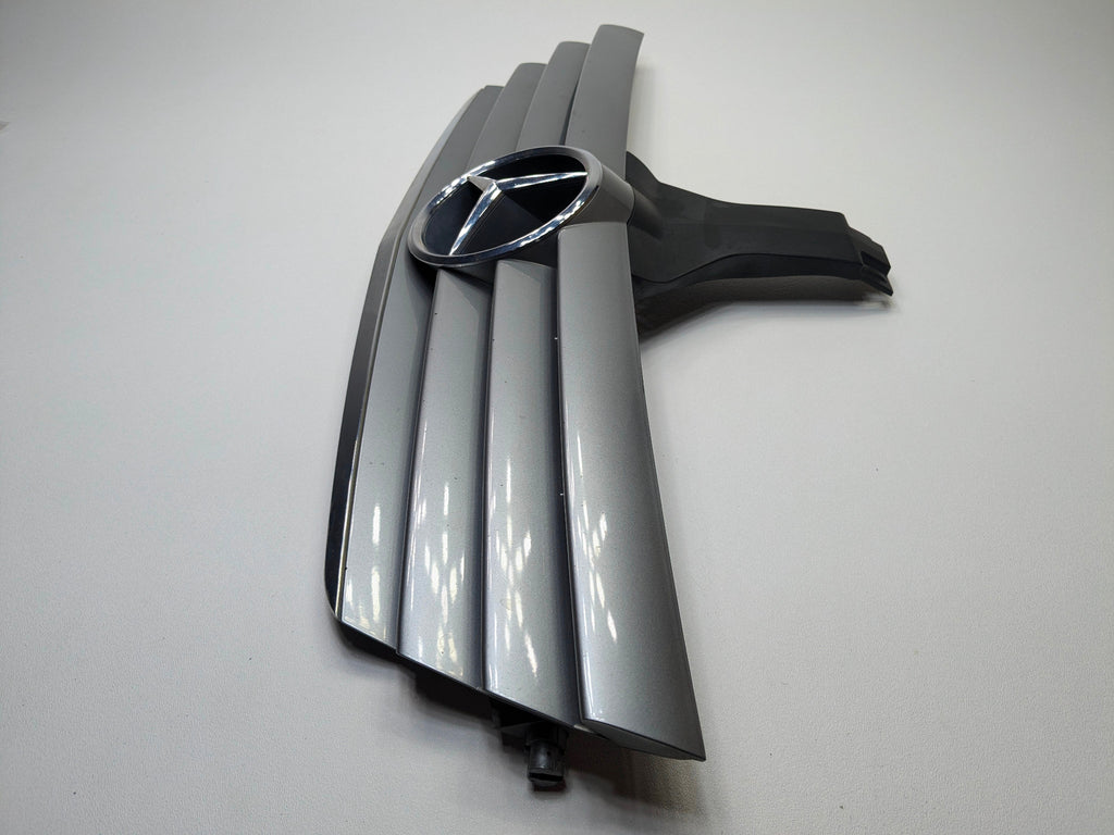 2004 - 2006 OEM MERCEDES-BENZ C230 FRONT UPPER BUMPER GRILLE WITH EMBLEM