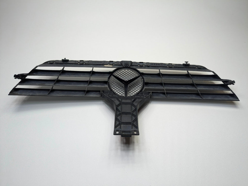 2004 - 2006 OEM MERCEDES-BENZ C230 FRONT UPPER BUMPER GRILLE WITH EMBLEM